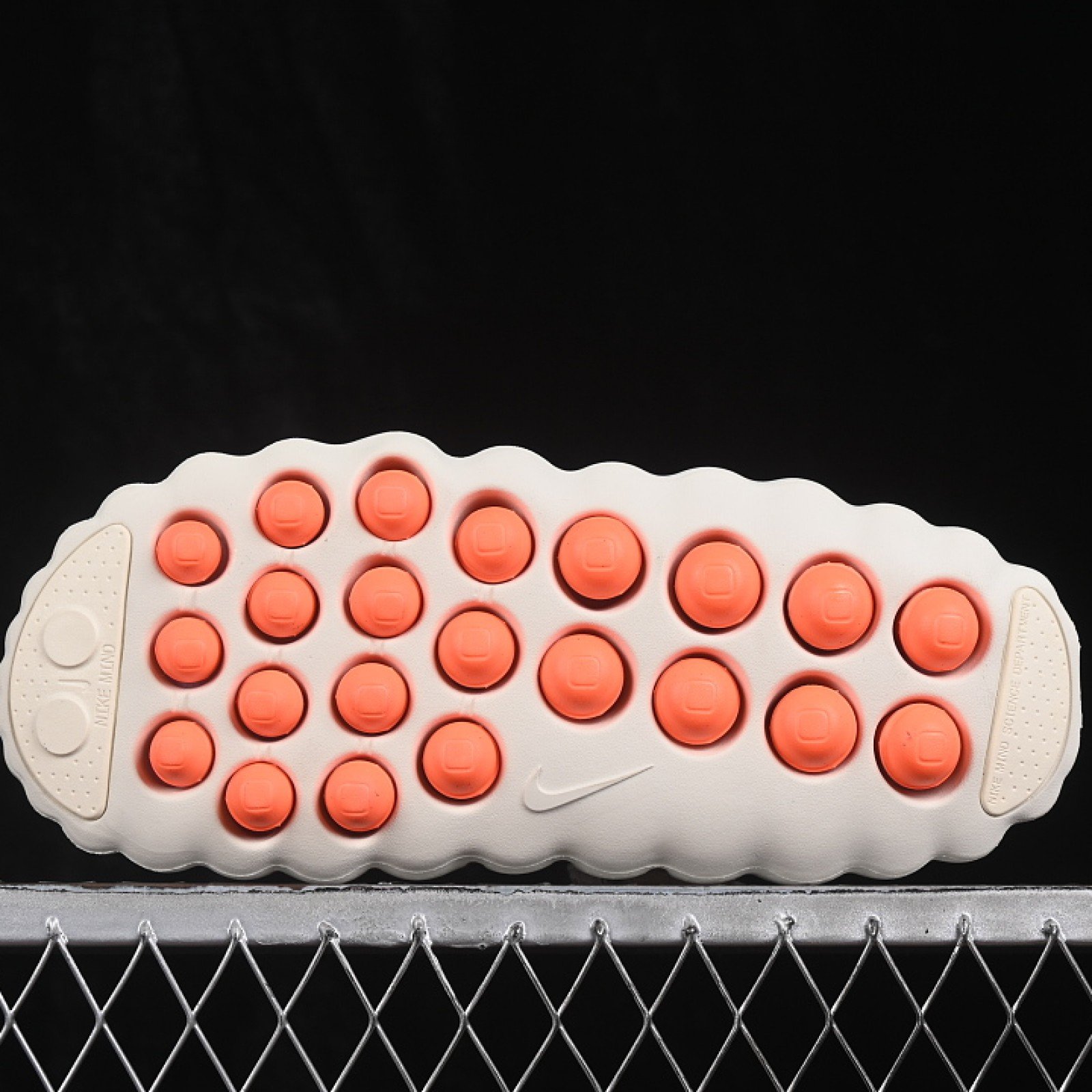 HQ4307 002 MIND 001 SLIDE LIGHT BONE/HYPER CRIMSON/BUFF/CHROME WOMAN:36 39 MAN:40 47.5