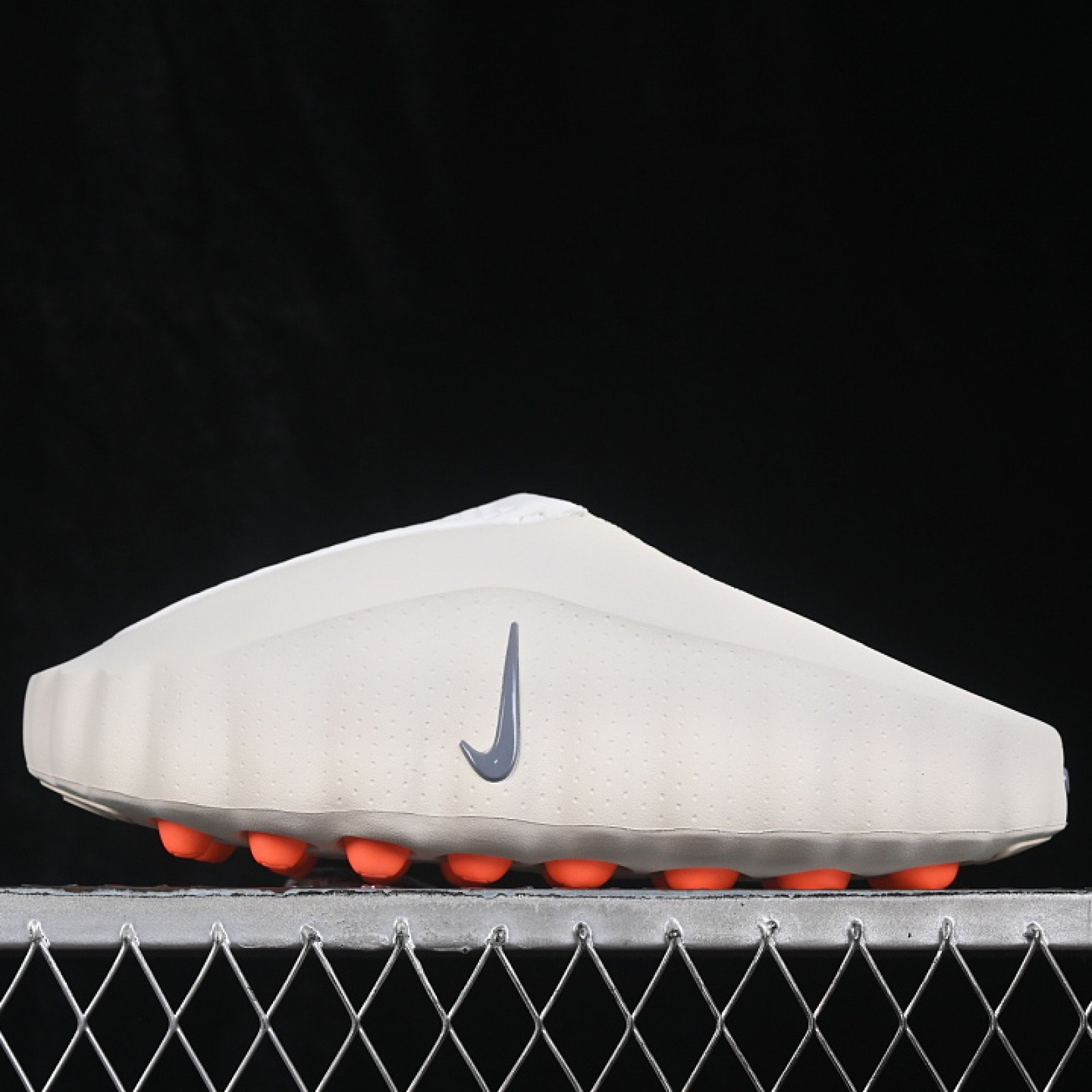 HQ4307 002 MIND 001 SLIDE LIGHT BONE/HYPER CRIMSON/BUFF/CHROME WOMAN:36 39 MAN:40 47.5