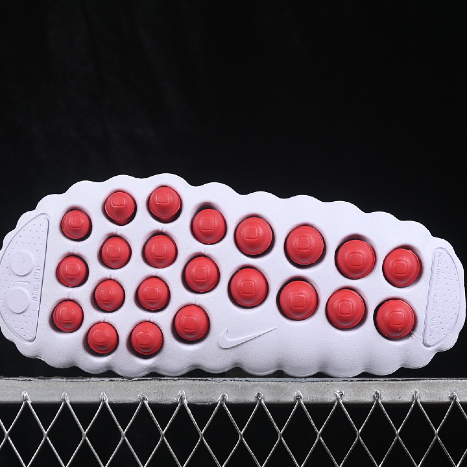 270 HQ4307 101 NEUROSCIENCE FOOT MASSAGE SLIPPERS WHITE/RED WOMAN:36 38.5 MAN:40 50.5