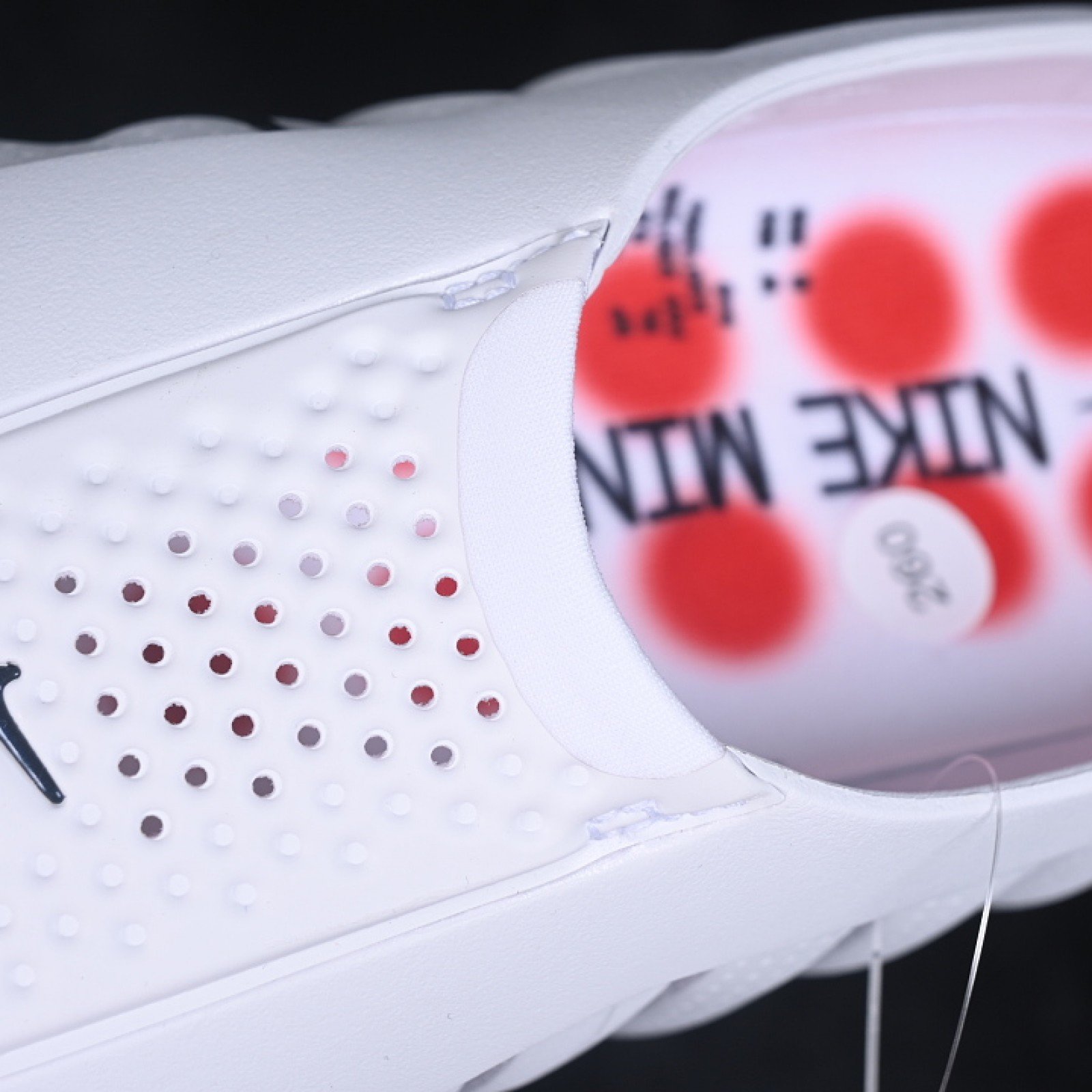 270 HQ4307 101 NEUROSCIENCE FOOT MASSAGE SLIPPERS WHITE/RED WOMAN:36 38.5 MAN:40 50.5