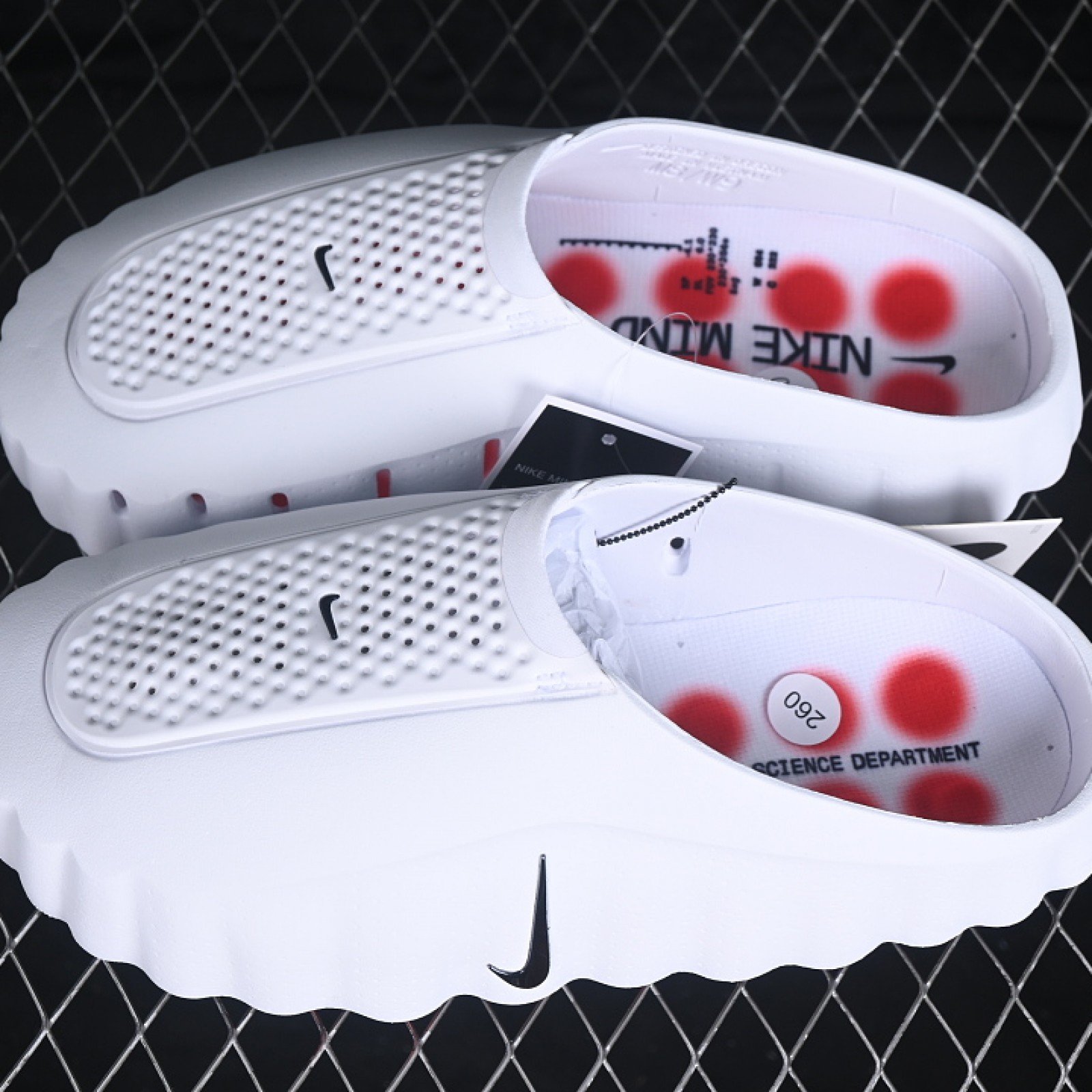 270 HQ4307 101 NEUROSCIENCE FOOT MASSAGE SLIPPERS WHITE/RED WOMAN:36 38.5 MAN:40 50.5