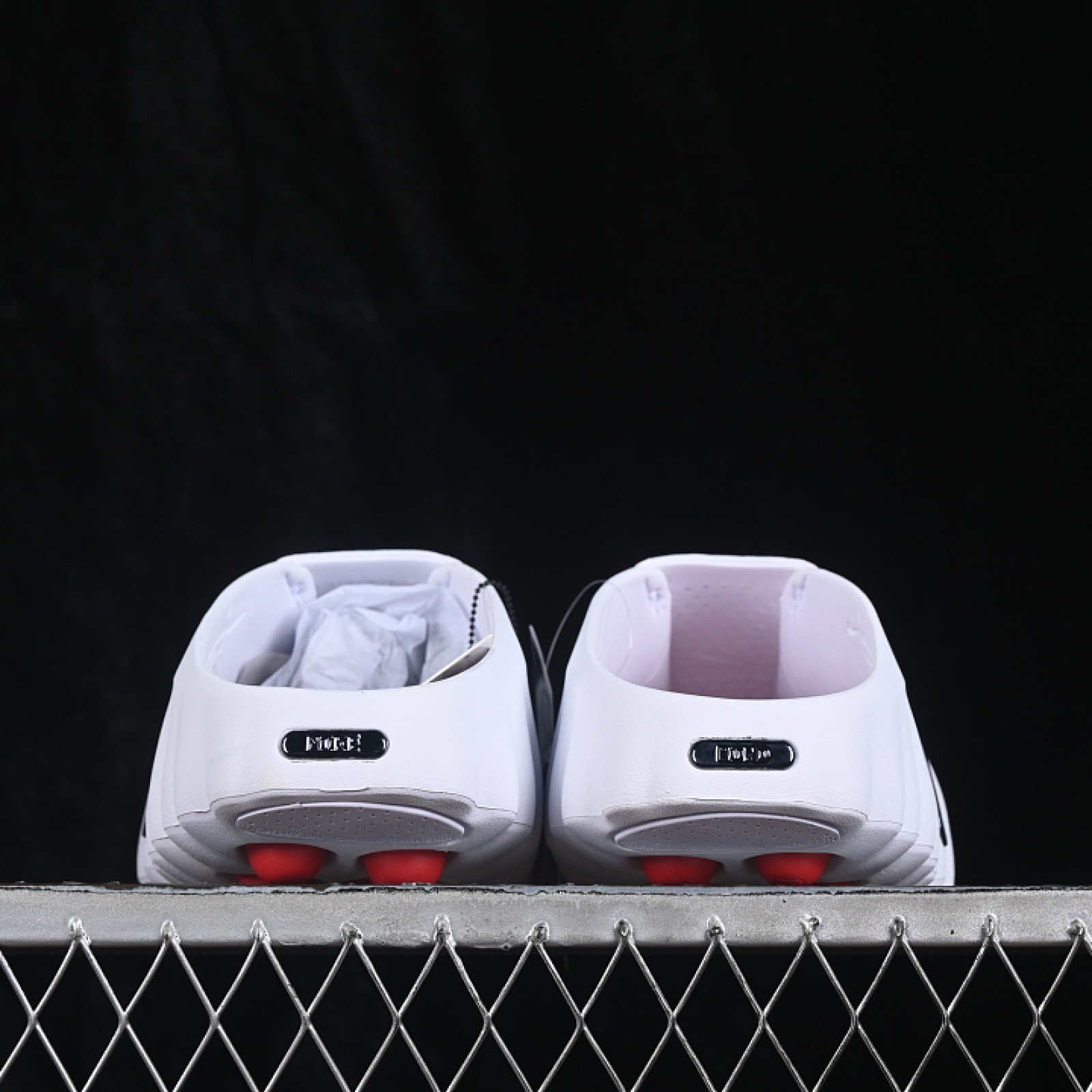 270 HQ4307 101 NEUROSCIENCE FOOT MASSAGE SLIPPERS WHITE/RED WOMAN:36 38.5 MAN:40 50.5
