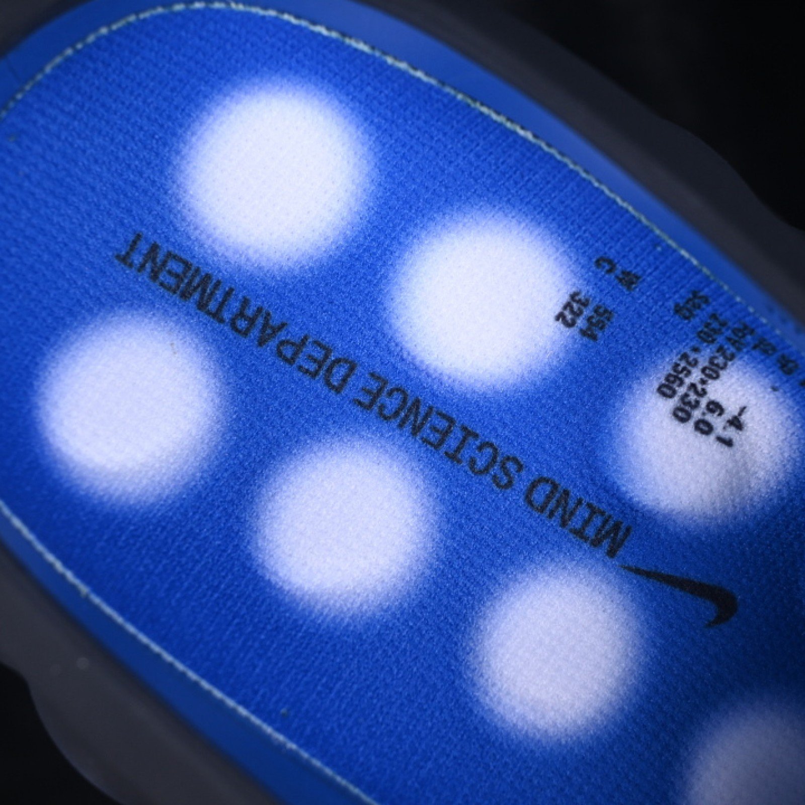 HQ4307 400 MIND 001 SLIDE BLUE/METALLIC COPPER/GAME ROYAL/WHITE WOMAN:36 39 MAN:40 49.5
