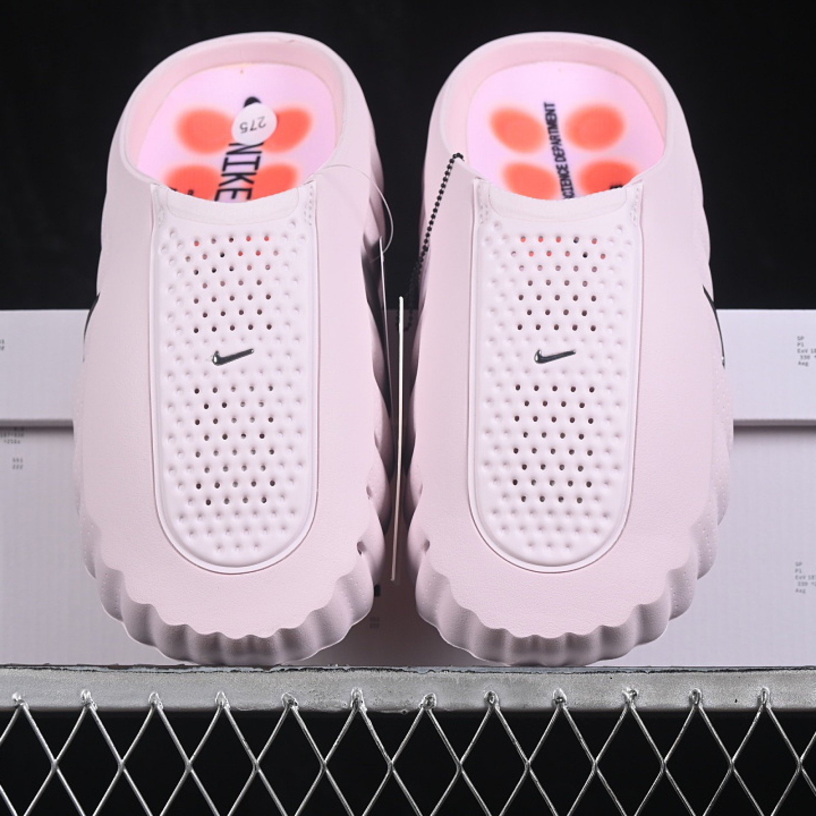 HQ4309 610 NEUROSCIENCE FOOT MASSAGE SLIPPERS LIGHT PINK/PINK WOMAN:36 39 MAN:40 48