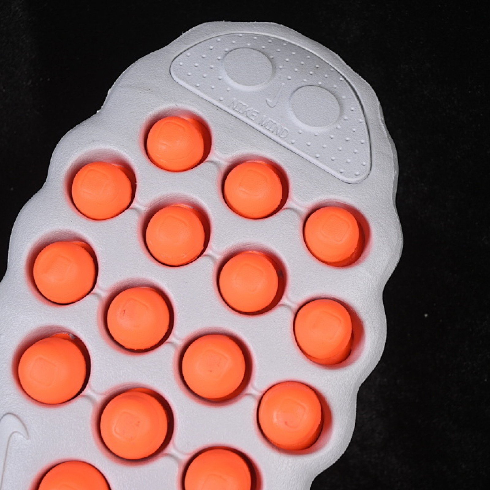 HQ4310 003 MIND 002 LIGHT SMOKE GREY/PHOTON DUST/HYPER CRIMSON WOMAN:36 39 MAN:40 45
