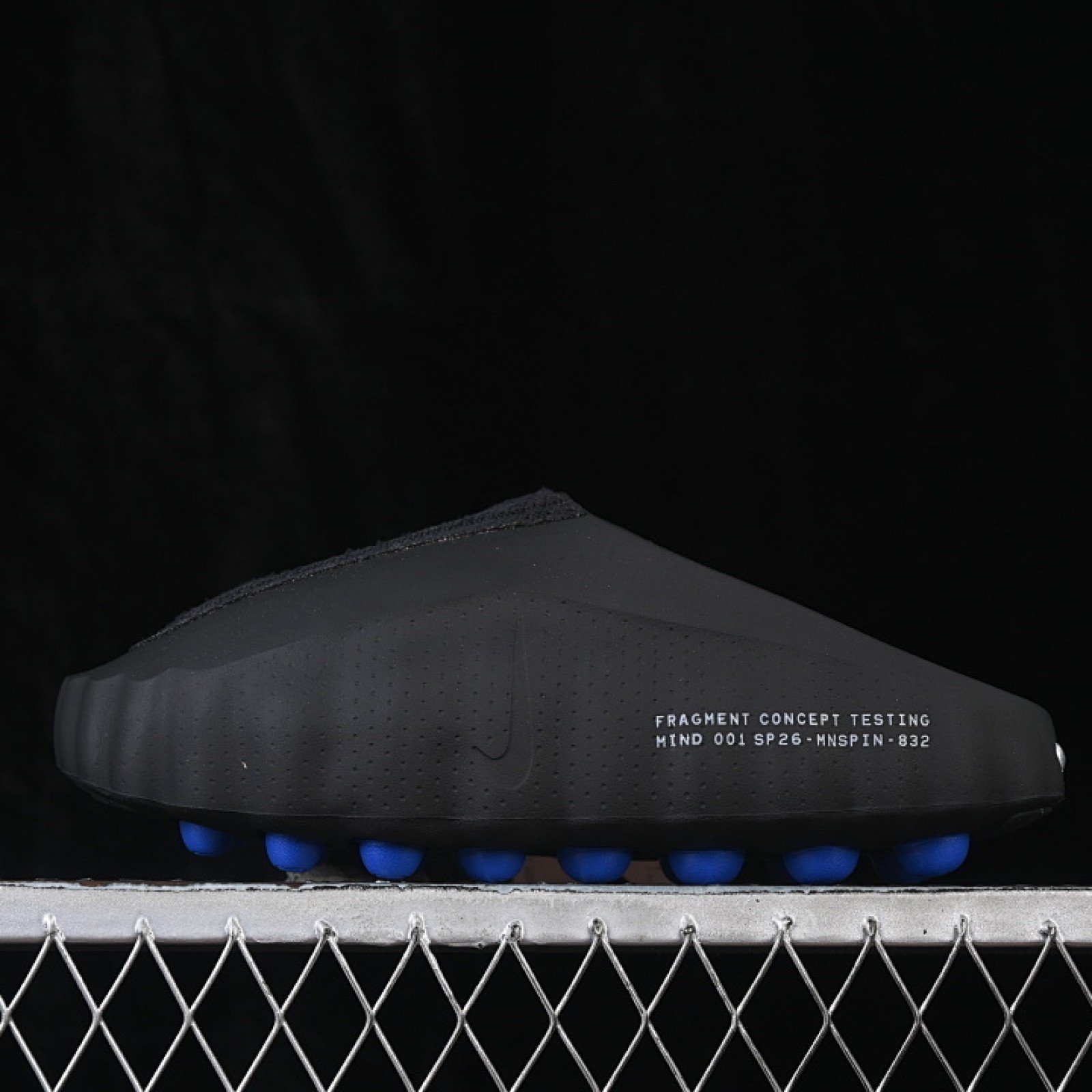 IQ8502 001 MIND 001 SLIDE BLACK/BLACK WOMAN:36 38.5 MAN:40 48.5