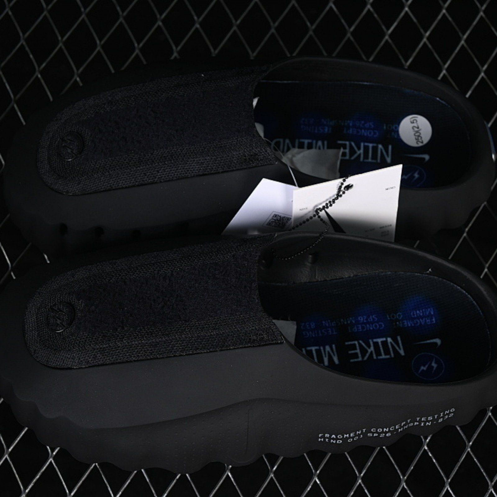 IQ8502 001 MIND 001 SLIDE BLACK/BLACK WOMAN:36 38.5 MAN:40 48.5