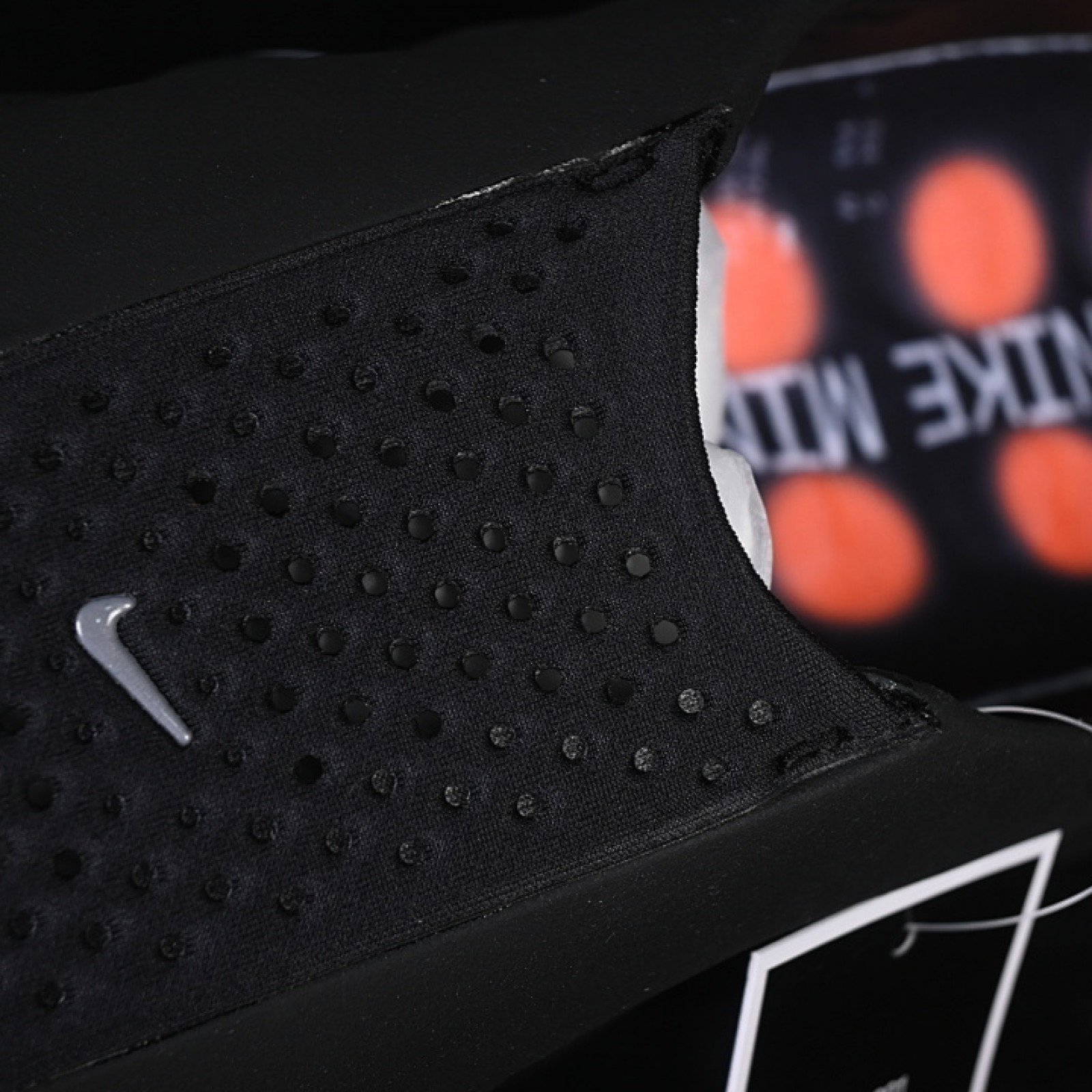HQ4307 001 MIND 001 SLIDE BLACK/HYPER CRIMSON/WHITE/CHROME WOMAN:36 38.5 MAN:40 47.5