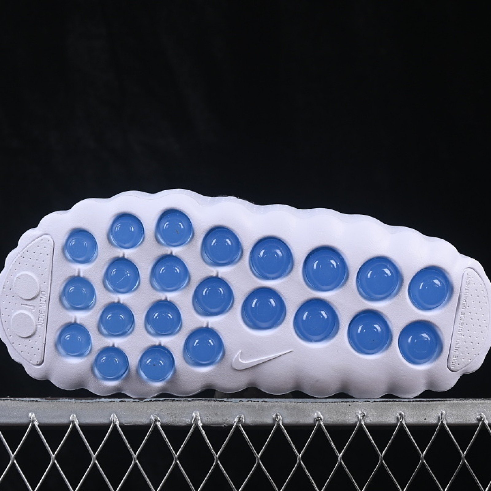HQ4307 102 NEUROSCIENCE FOOT MASSAGE SLIPPERS WHITE/KLEIN BLUE WOMAN:37 39 MAN:40 47.5
