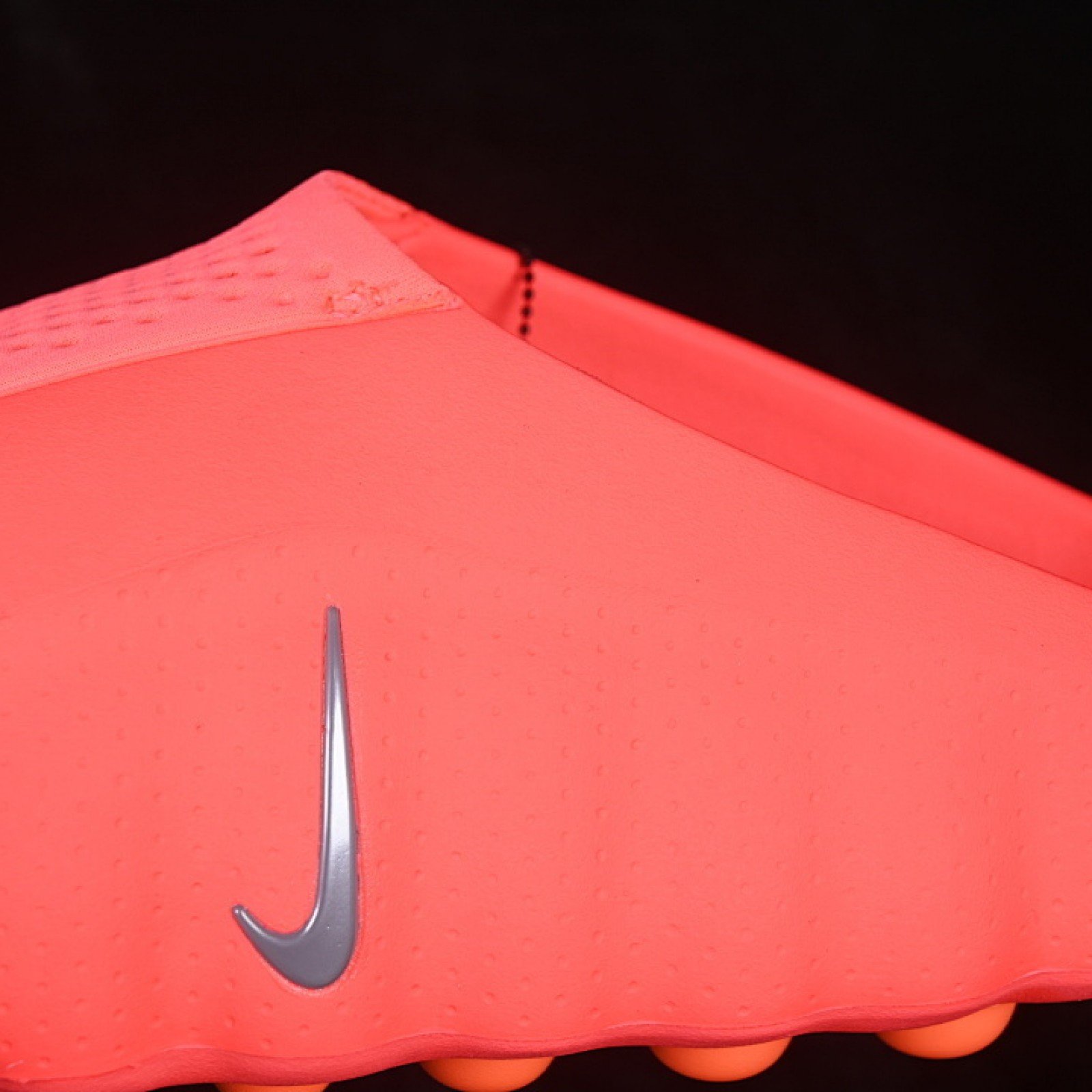 HQ4307 600 MIND 001 SLIDE SOLAR RED/HYPER CRIMSON/BLACK WOMAN:36 38.5 MAN:40 47.5