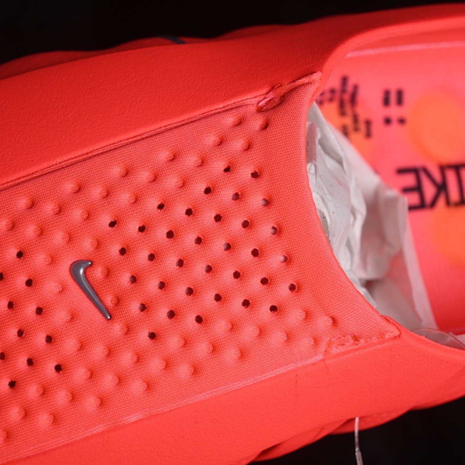 HQ4307 600 MIND 001 SLIDE SOLAR RED/HYPER CRIMSON/BLACK WOMAN:36 38.5 MAN:40 47.5