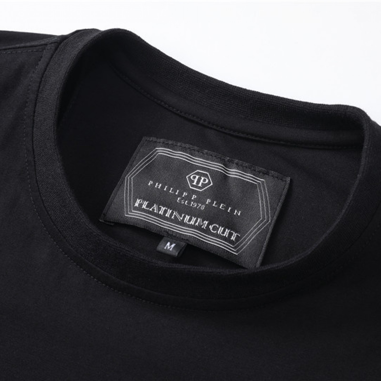 Philipp Plein Round Neck Crystal T-Shirt. 68% OFF