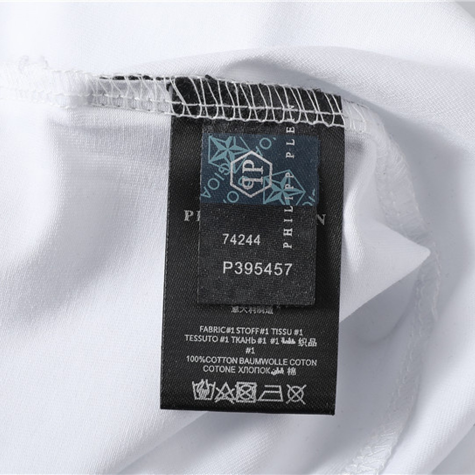 Philipp Plein Round Neck Crystal T-Shirt. 68% OFF