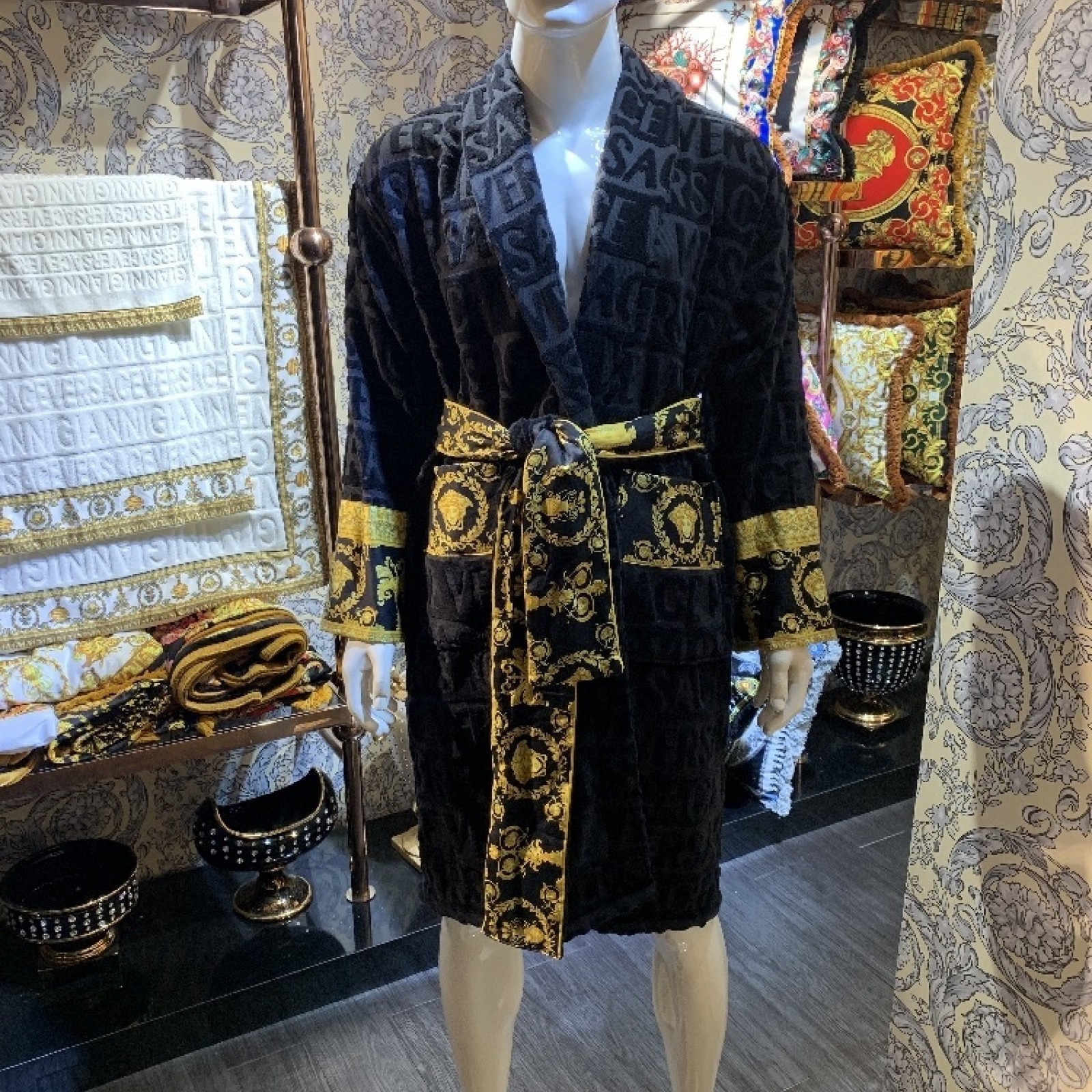 Versace robes for Men and Women Unisex Bathrobes, House Coats Barocco Sleeve