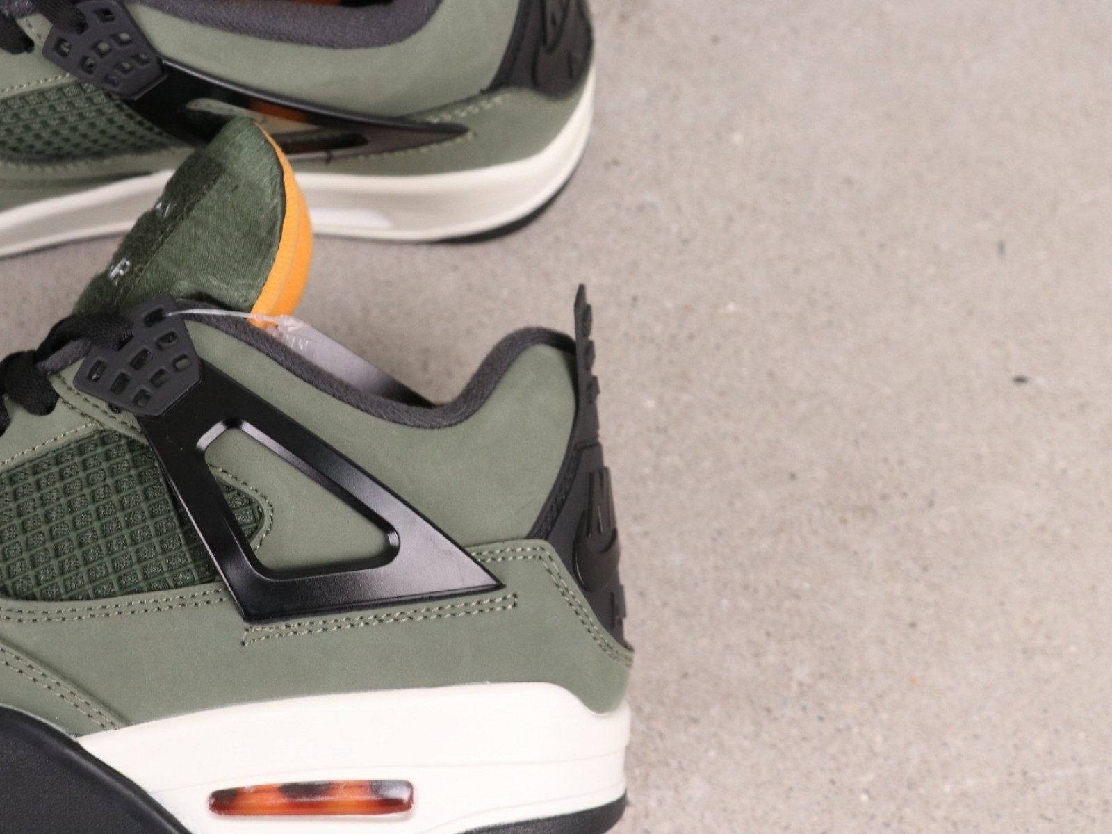 UNDEFEATED x Air Jordan 4 [IB1519-200]