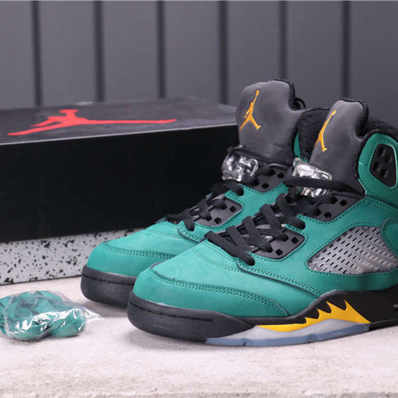 Air Jordan 5 Oregon Ducks 454803-535