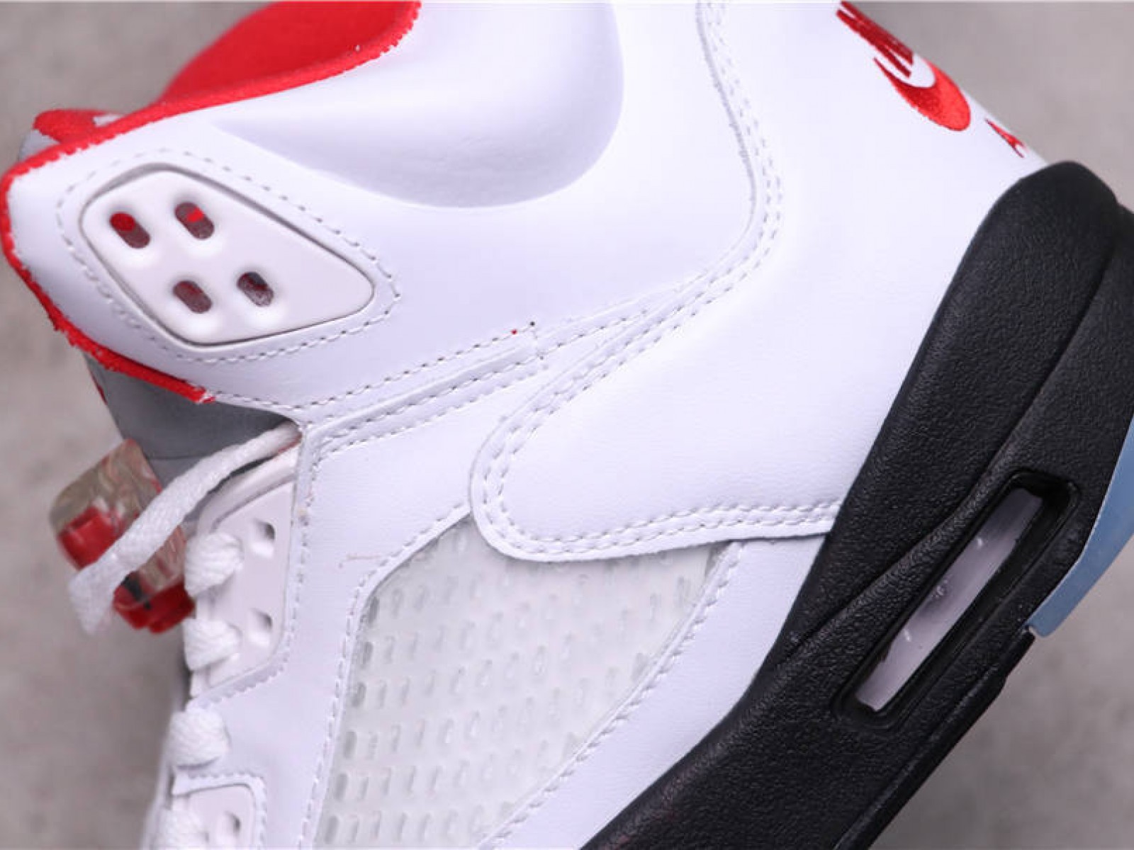 Air Jordan 5 Fire Red DA1911-102