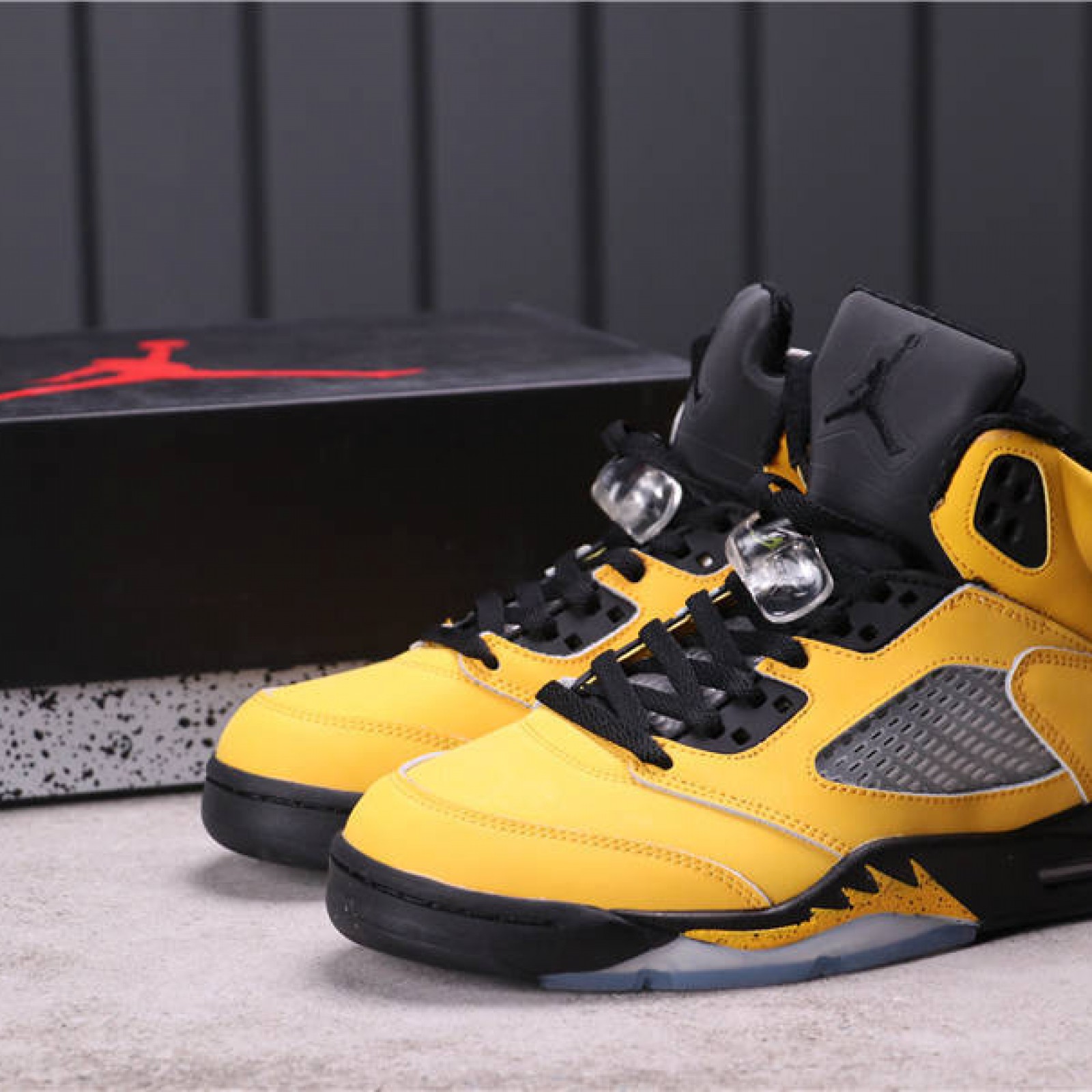 Air Jordan 5 SP Michigan CQ9541-704