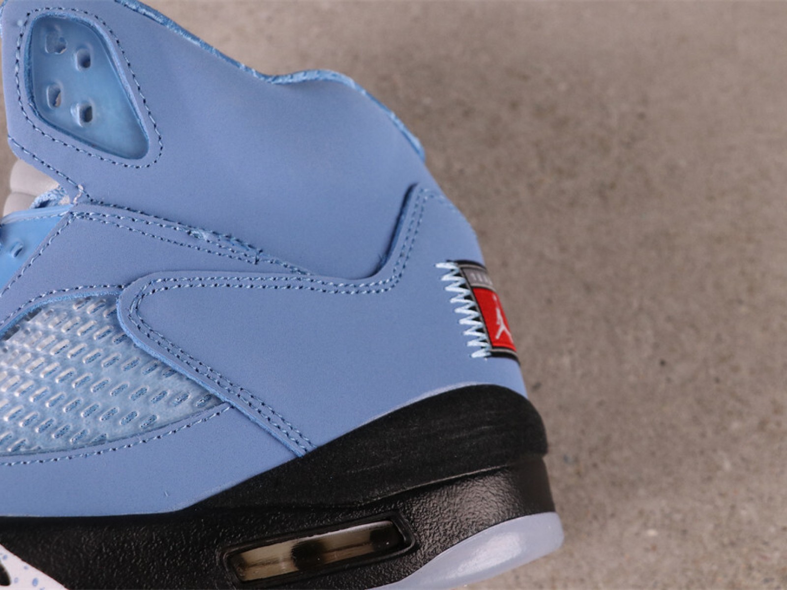 Air Jordan 5 UNC DV1310-401