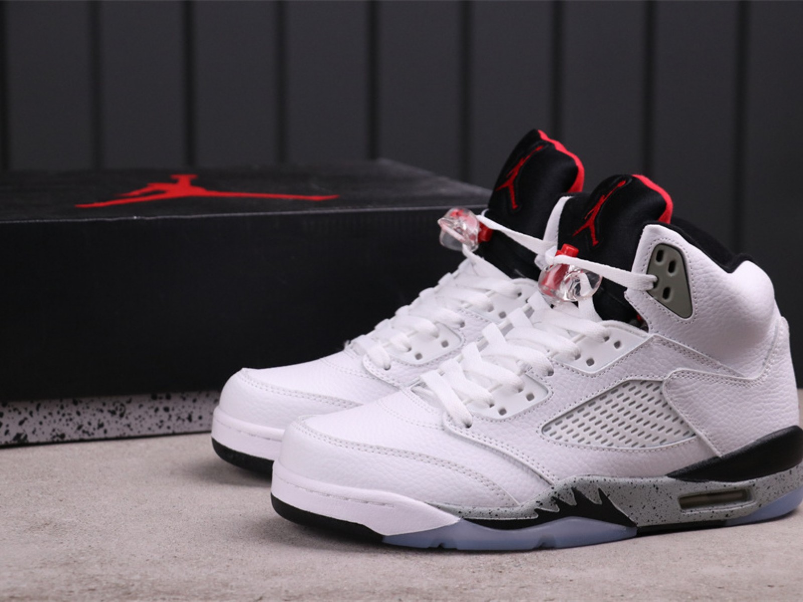 Air Jordan 5 International Flight 136027-104
