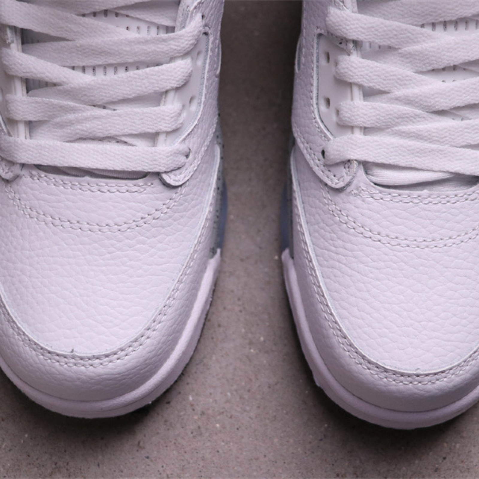 Air Jordan 5 International Flight 136027-104