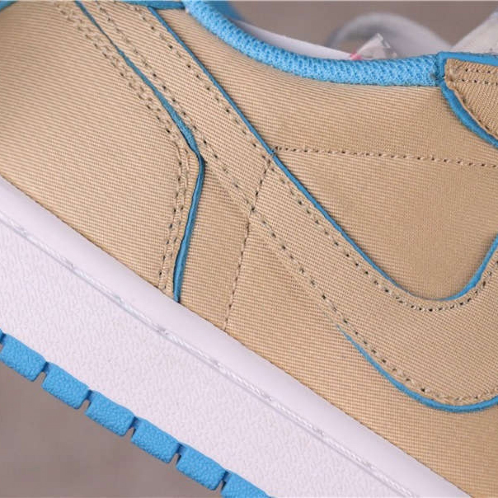 Nike SB x Air Jordan 1 Low CJ7891-200