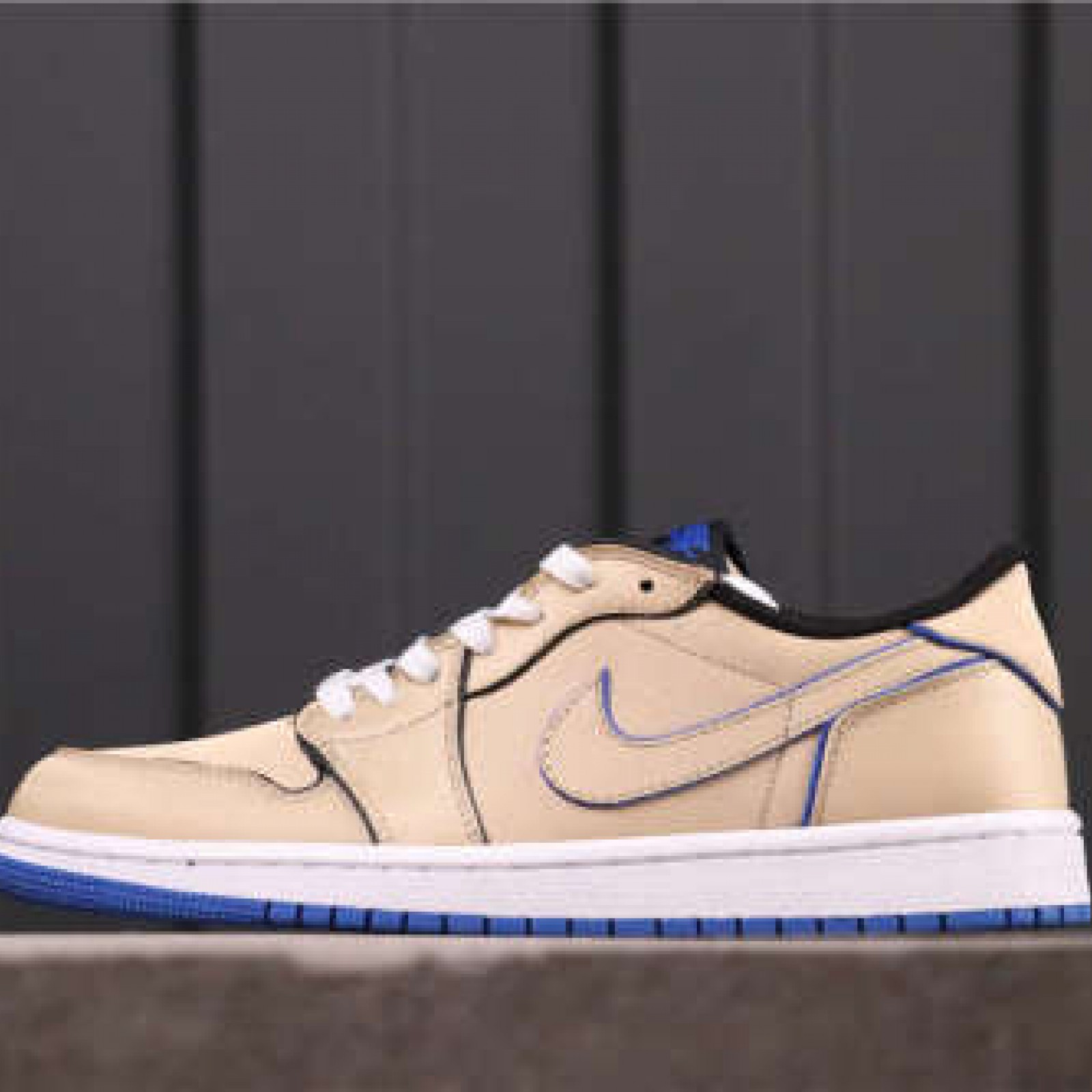 Nike SB x Air Jordan 1 Low CJ7891-200