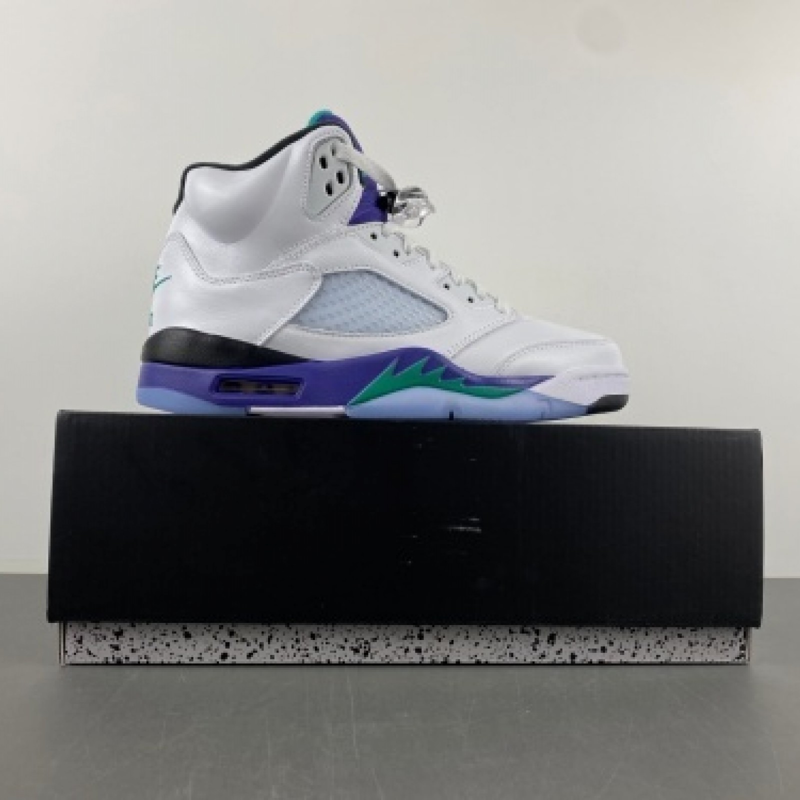 Air Jordan 5 Retro OG HQ7978-100