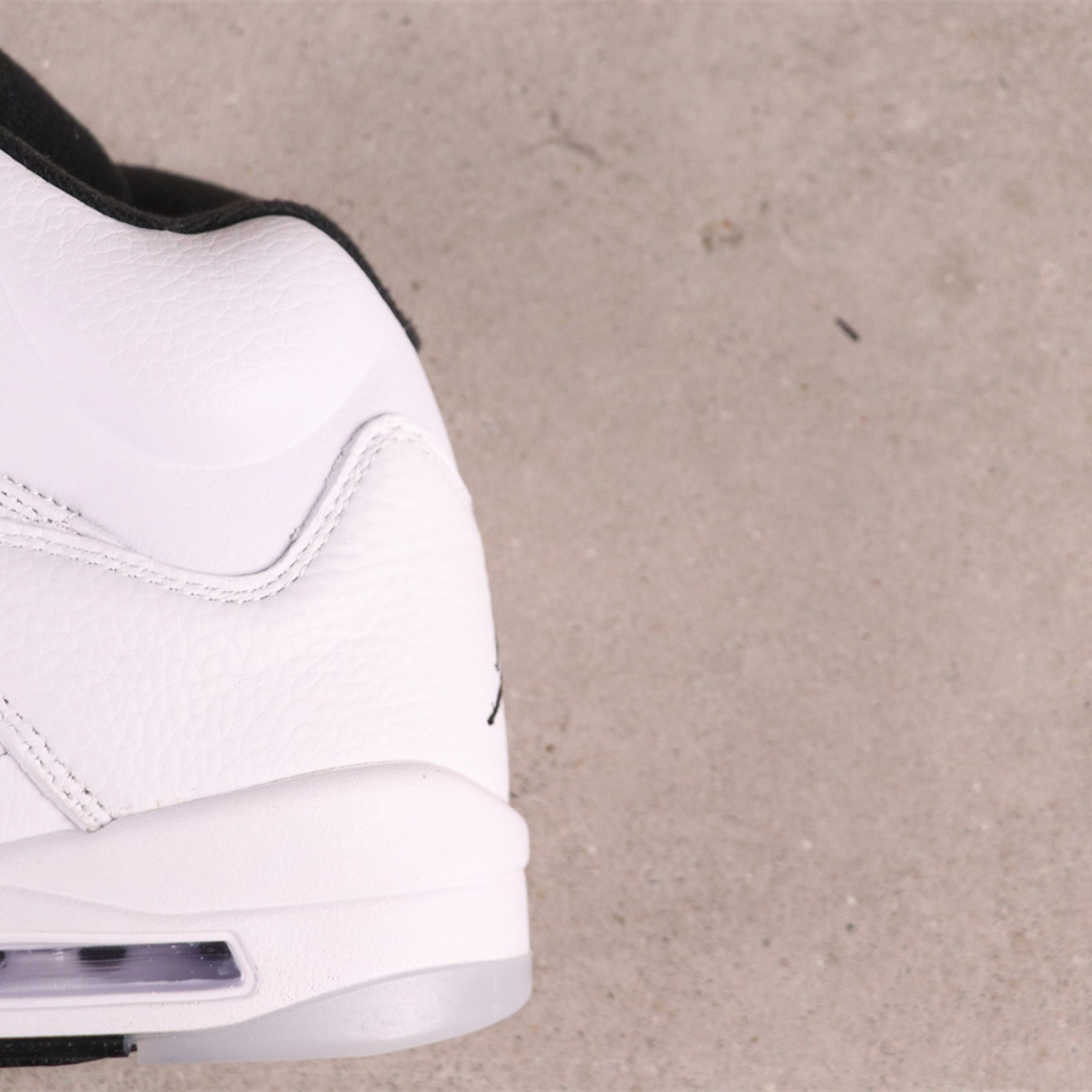 Air Jordan 5 DD0587-110