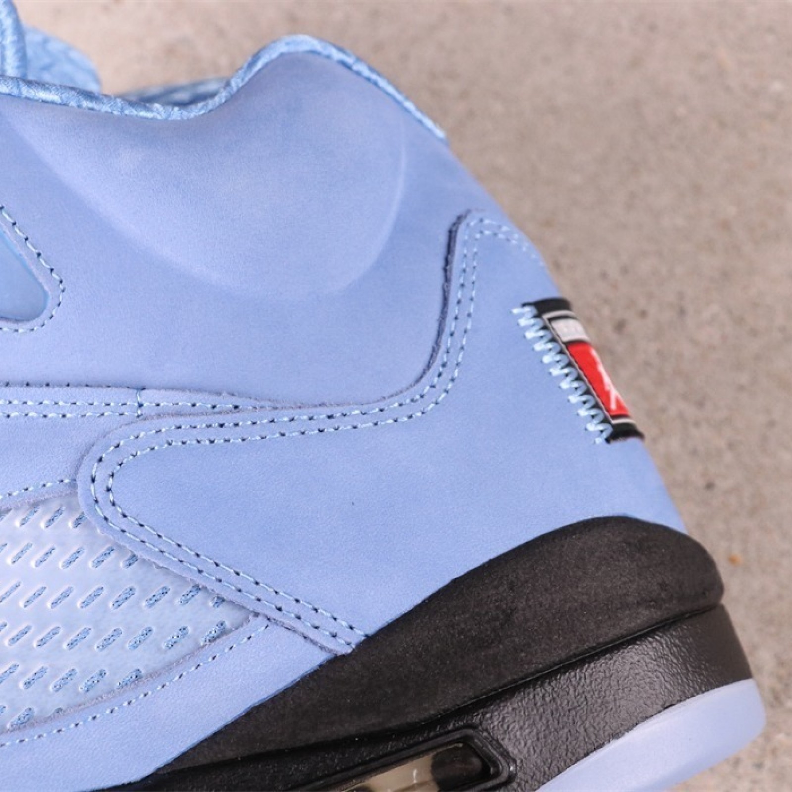 Air Jordan 5 UNC DV1310-401