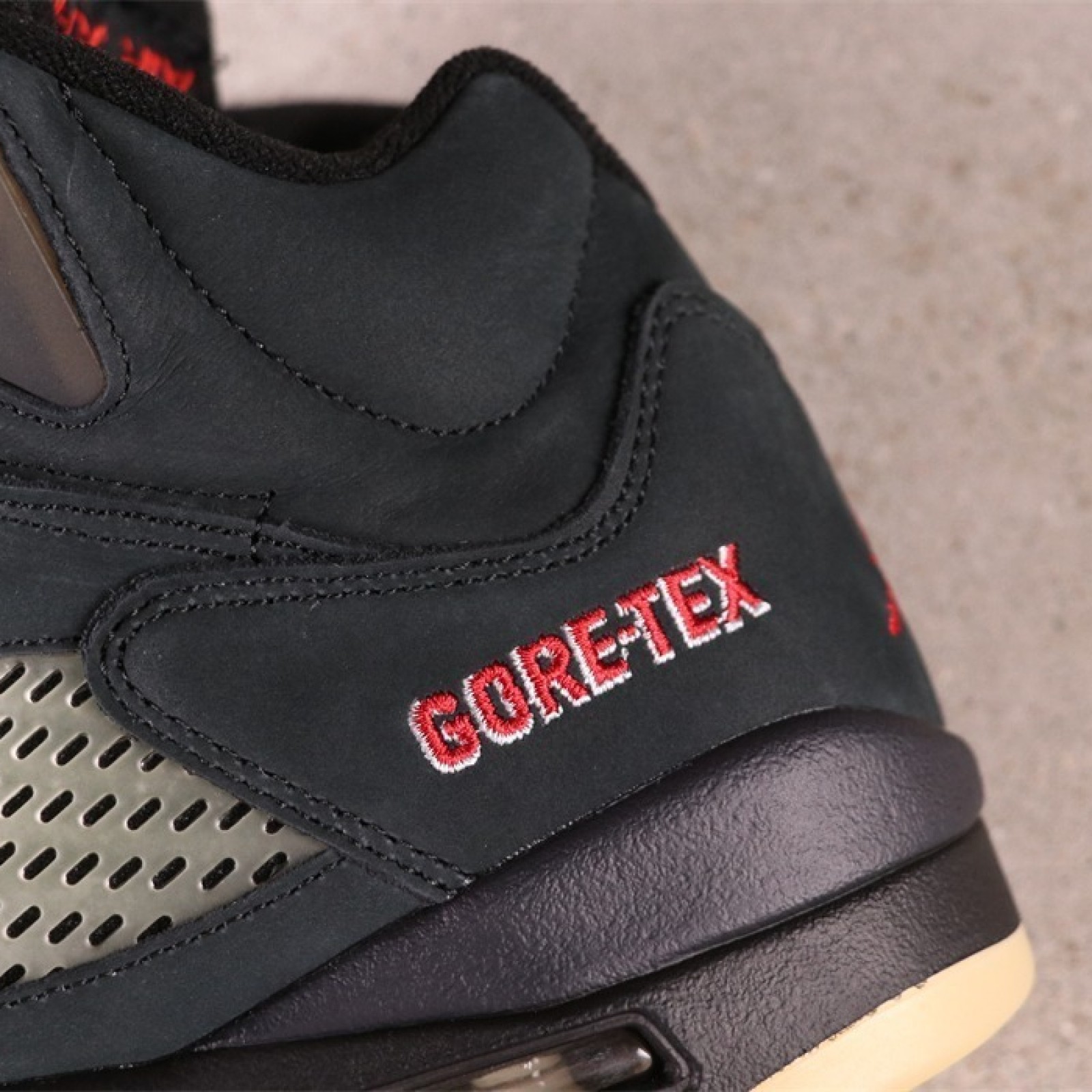 Air Jordan 5 Gore-Tex Off-Noir DR0092-001