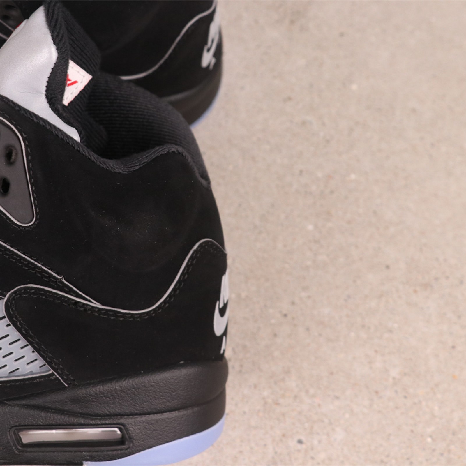 Air Jordan 5 Black Metallic Reimagined HF3975-001