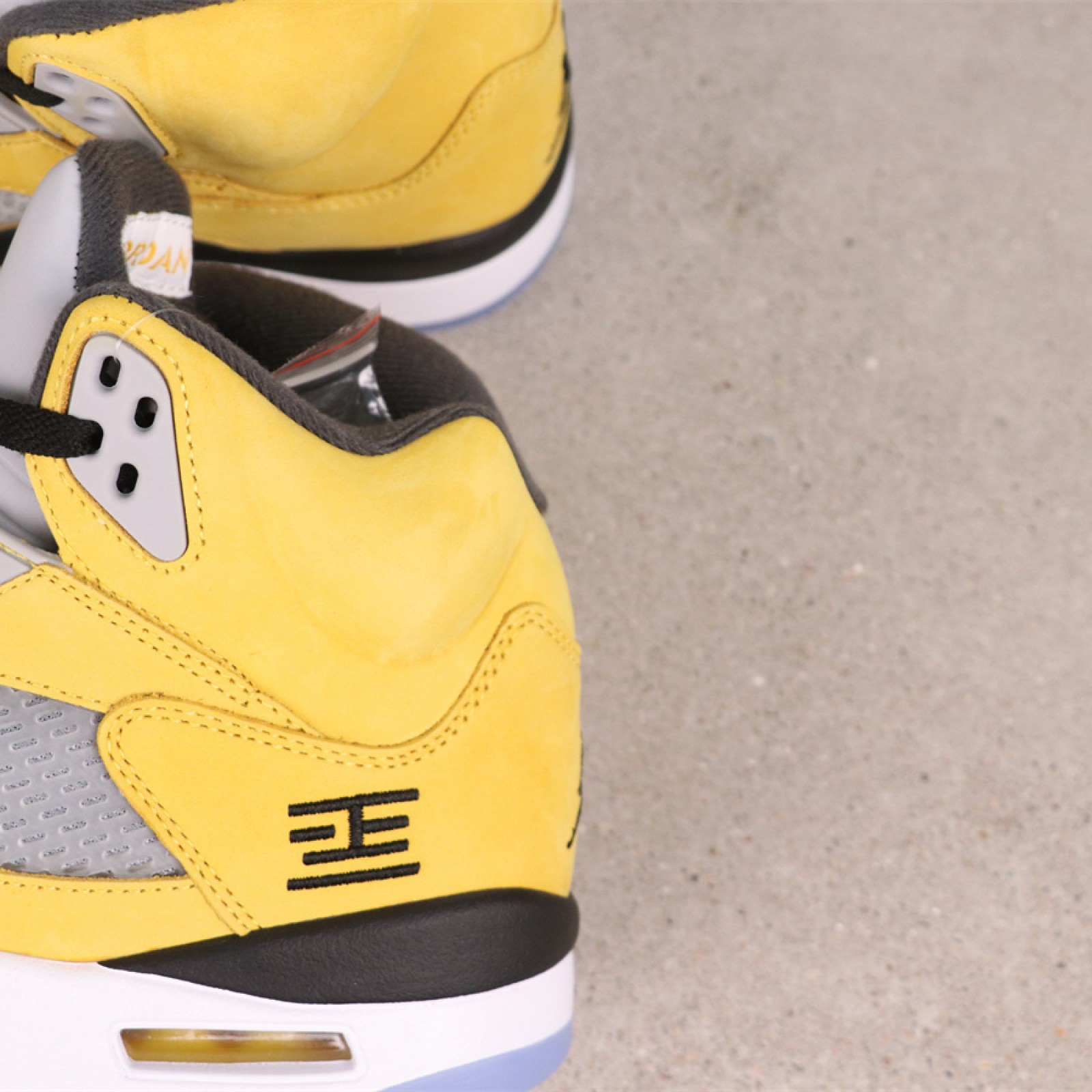 Air Jordan 5 Tokyo IO3372-700