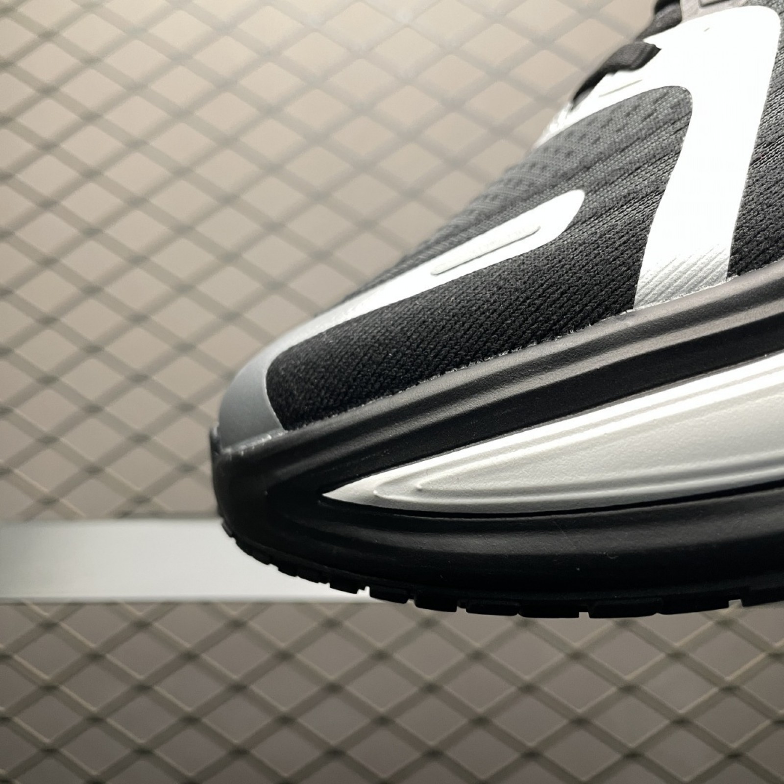 Nike Vomero Plus IM6776-555