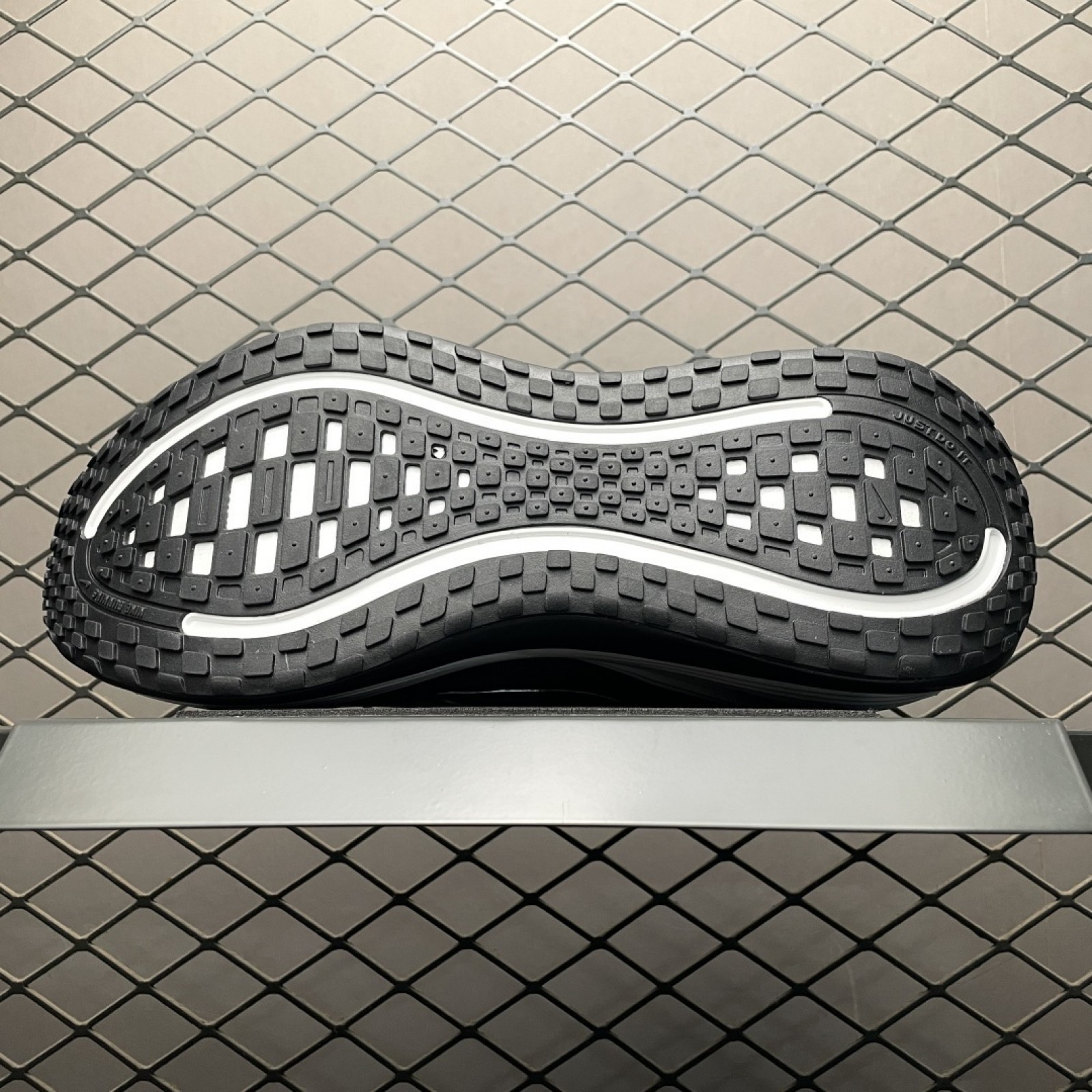 Nike Vomero Plus IM6776-555