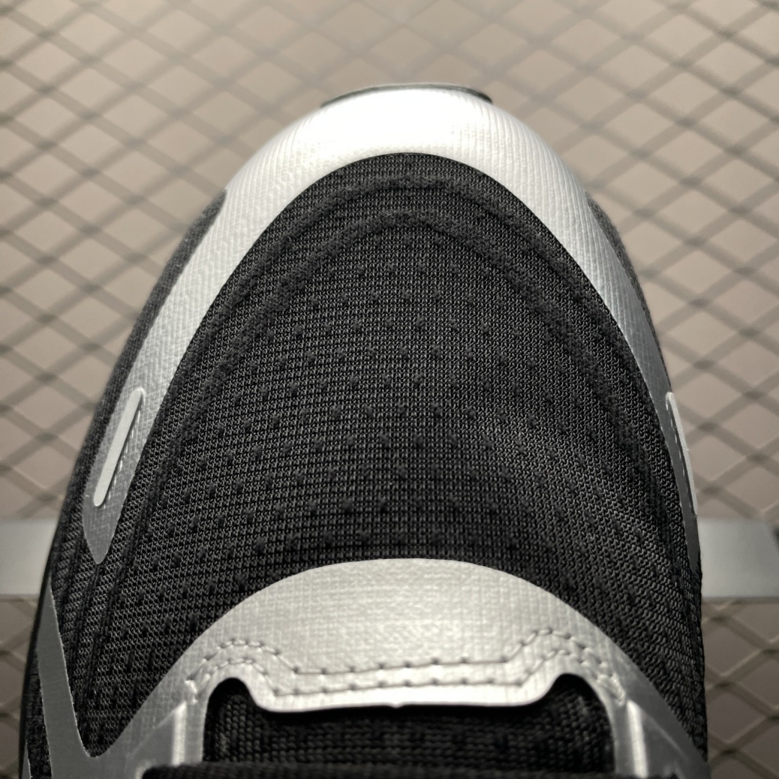 Nike Vomero Plus IM6776-555