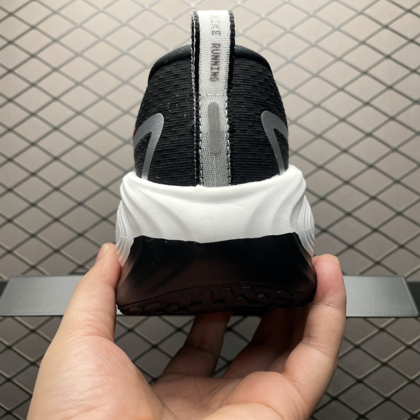 Nike Vomero Plus IM6776-555