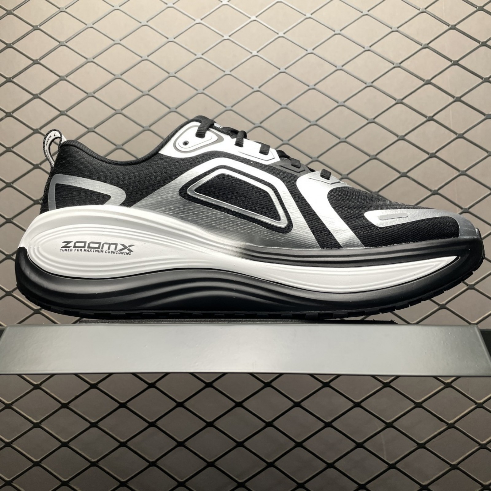 Nike Vomero Plus IM6776-555