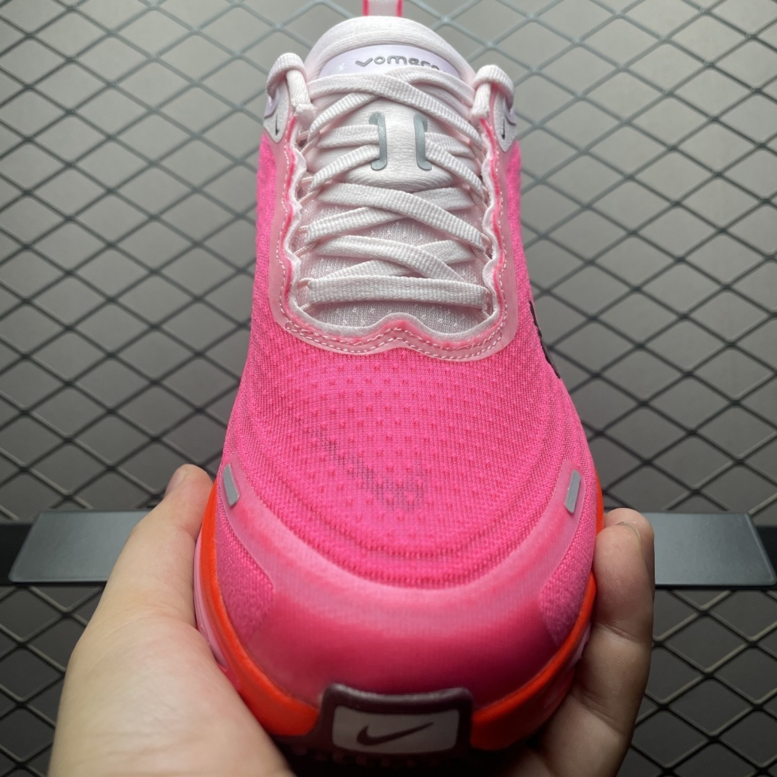 Nike Vomero Plus HV8154-604