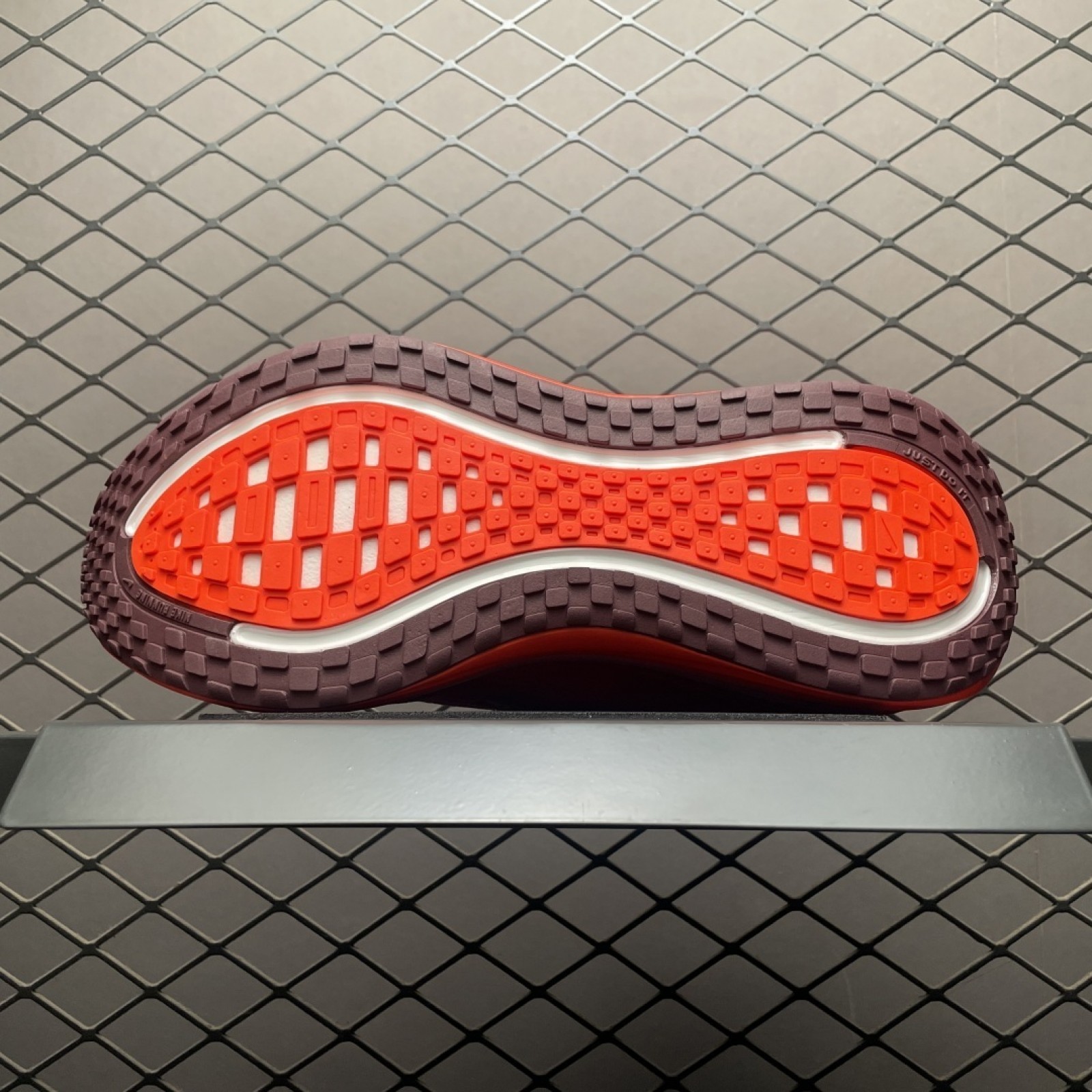 Nike Vomero Plus HV8154-604