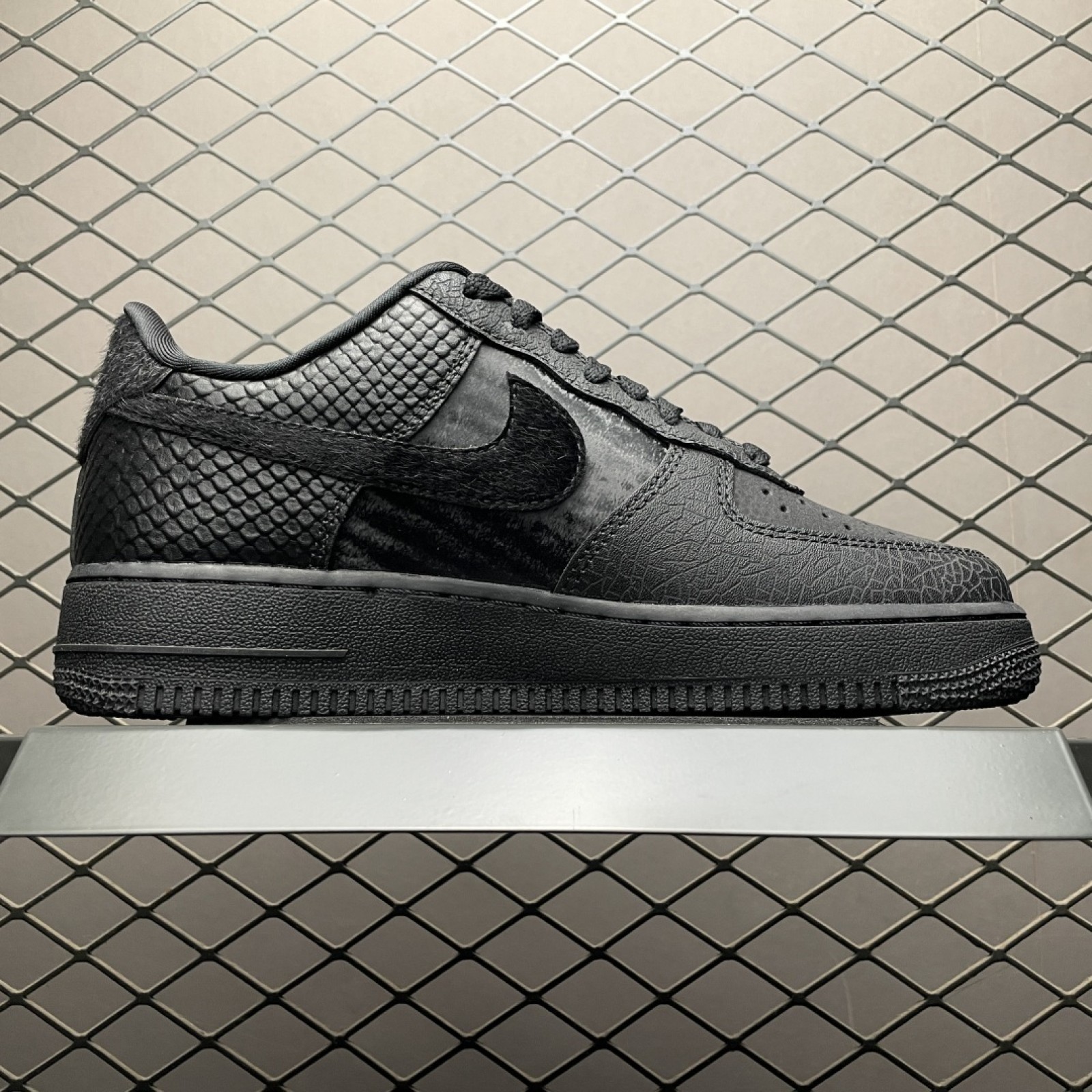 Nike Air Force 1 Low HQ1977-001