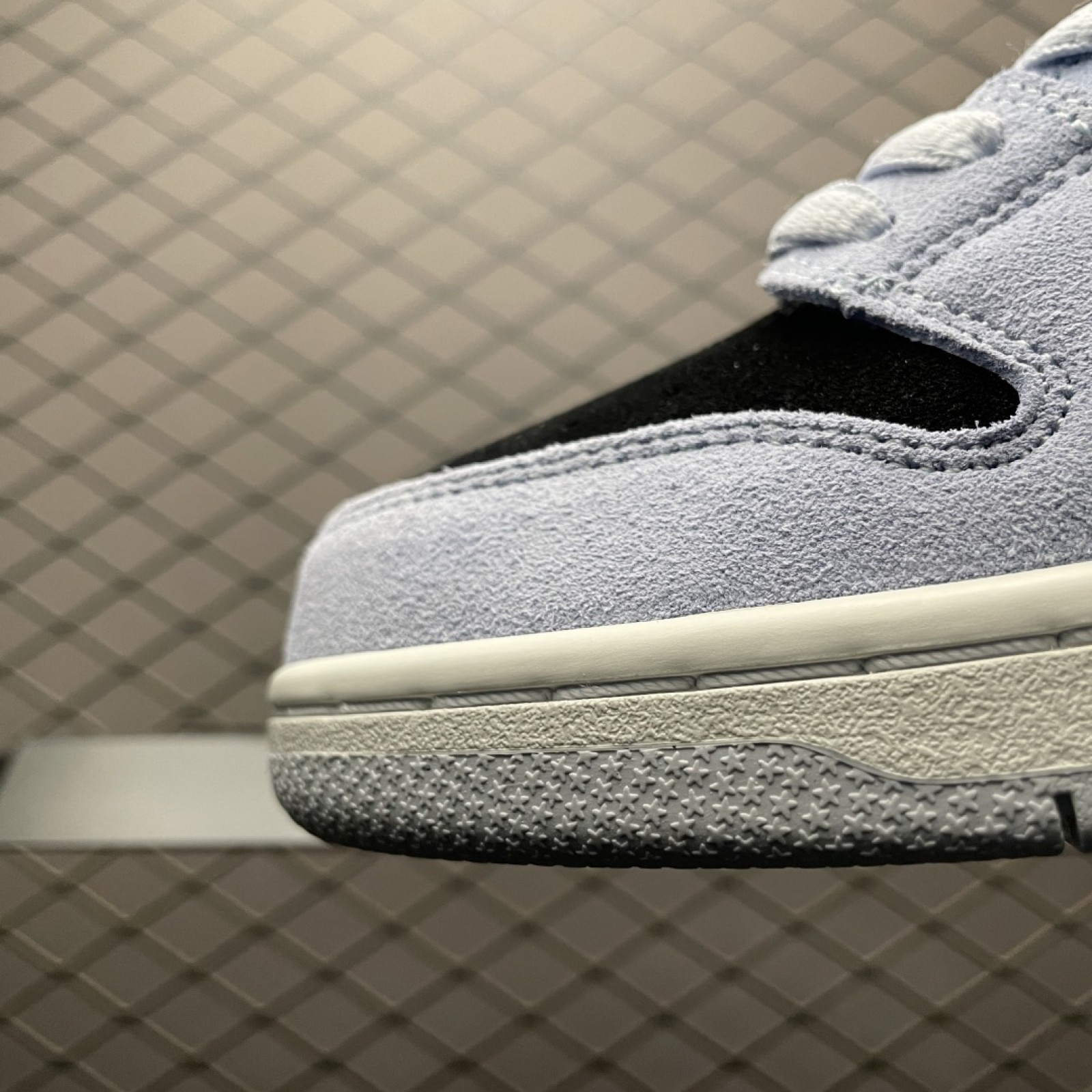 Nike Dunk SB Low "Aluminum" HF3063-400