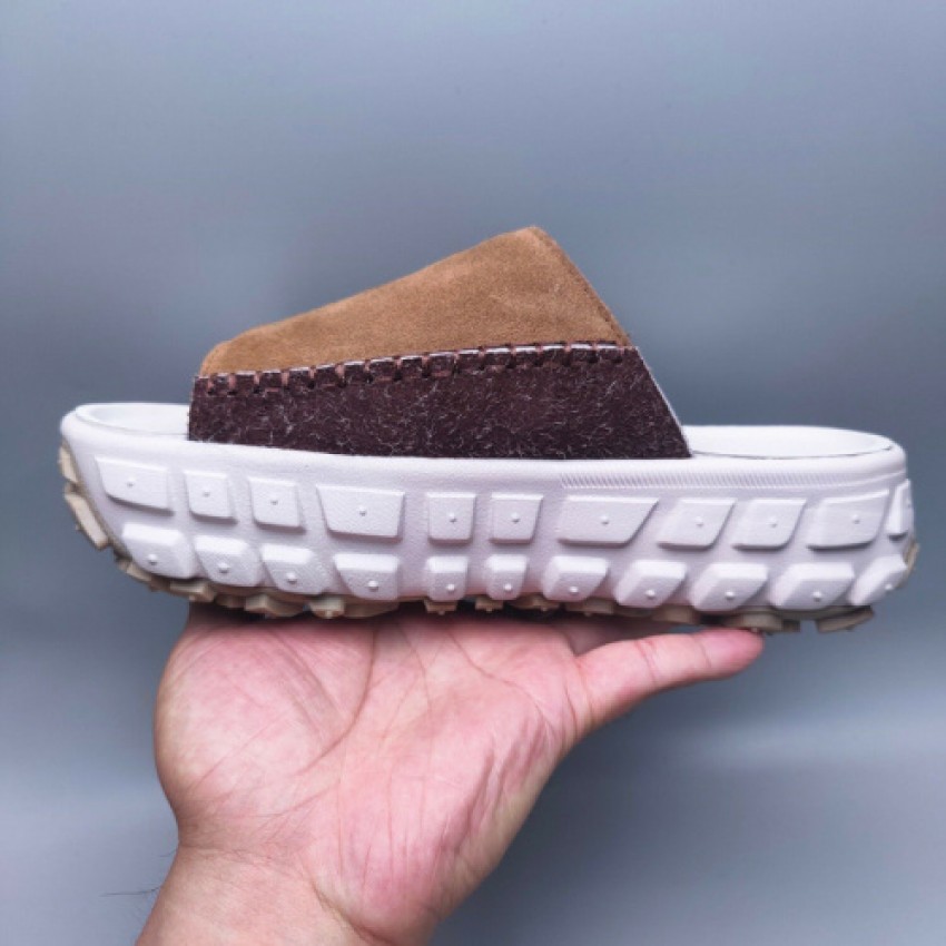 UGG Tire-Sole Slippers - Brown/White