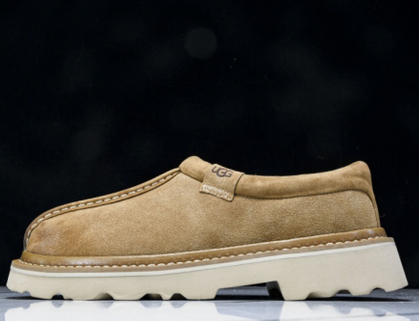 UGG Tasman Lug Low Top Living Casual Shoes - Khaki