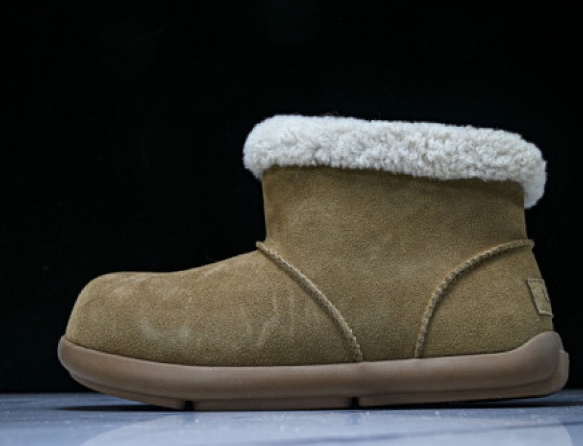 UGG Classic Mini Boots - Brown