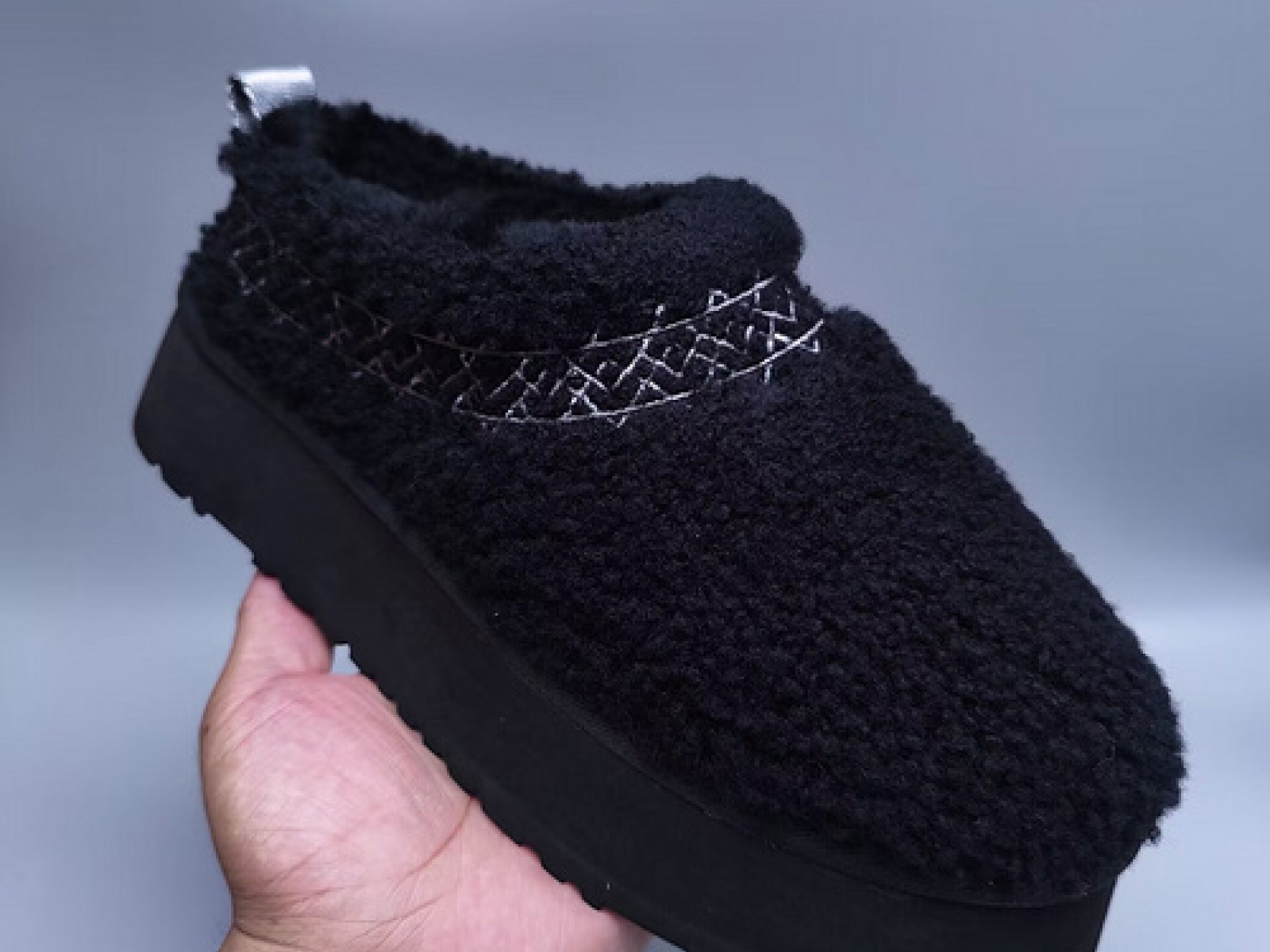 UGG Ethnic Style Teddy Roll Slippers - Black