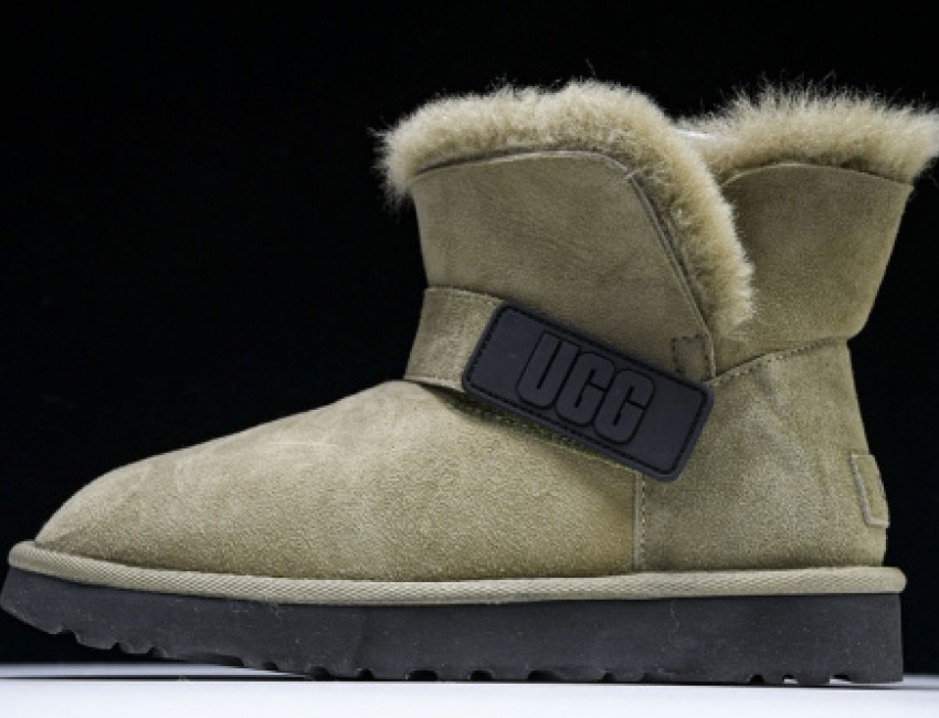 UGG Short Magic Card Boots - Maroon