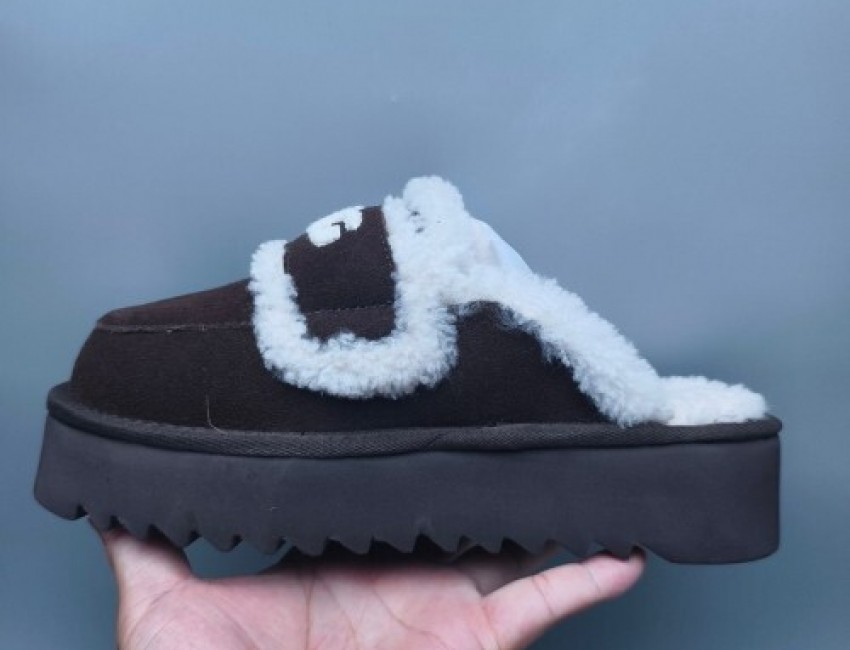 UGG Thick-Bottom Curly Logo Wool Slippers - Black Brown