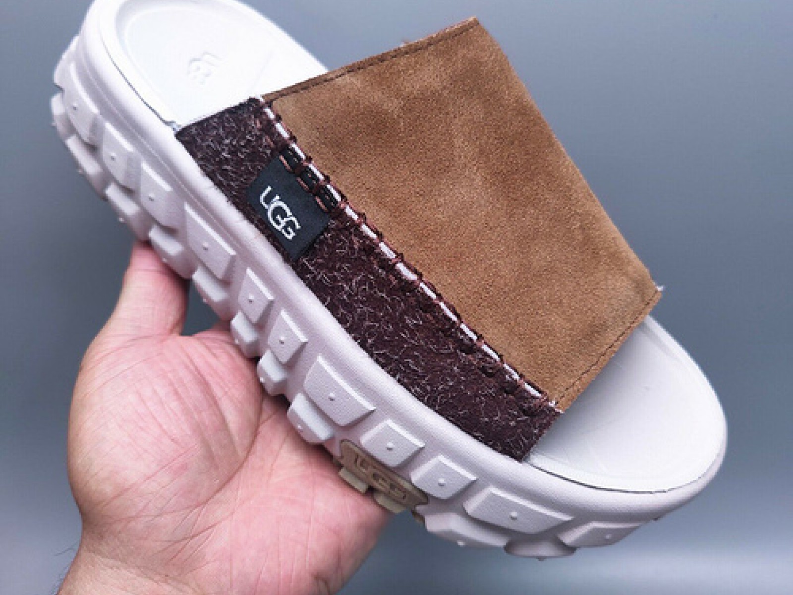 UGG Tire-Sole Slippers - Brown/White