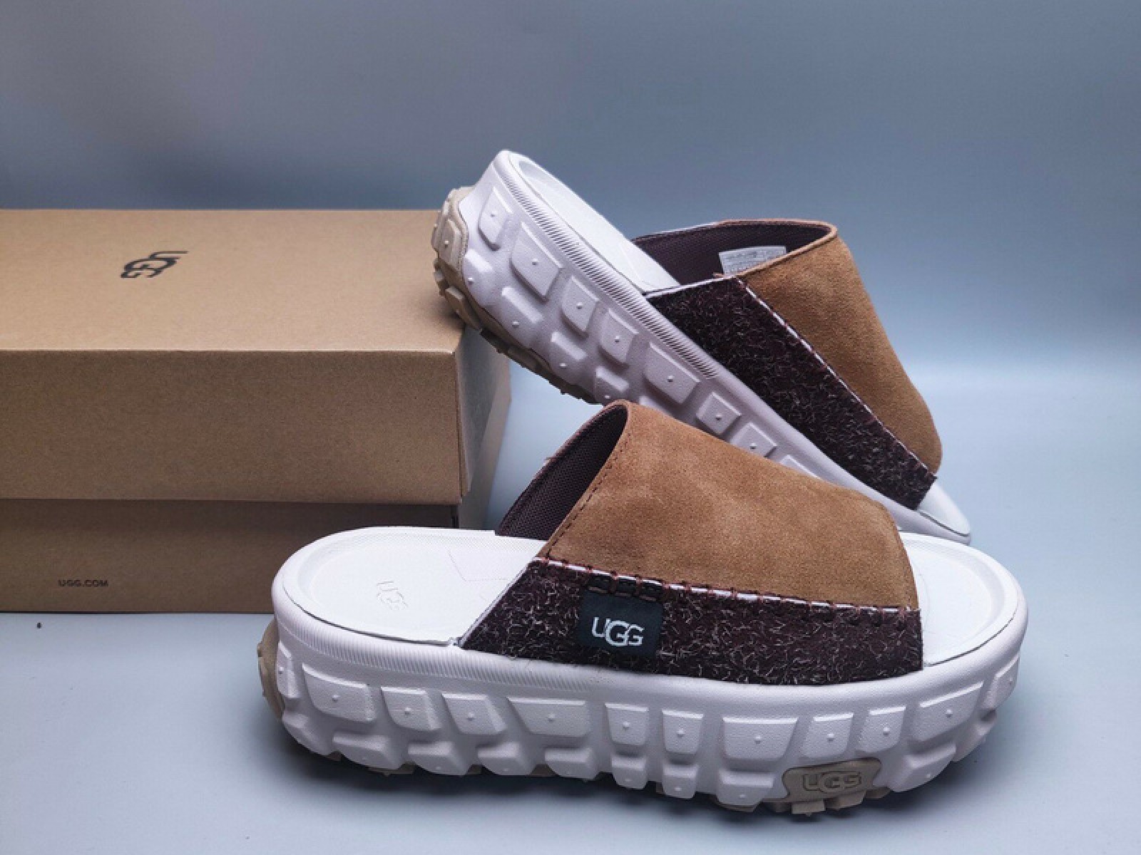 UGG Tire-Sole Slippers - Brown/White